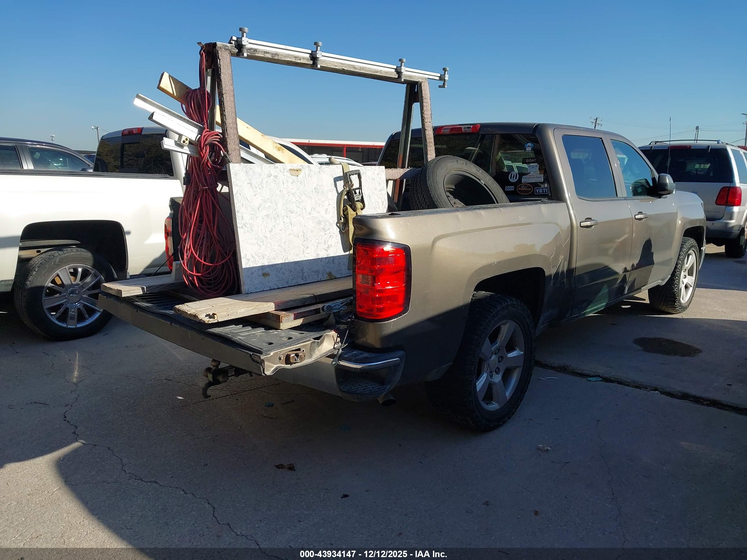 CHEVROLET SILVERADO image 4