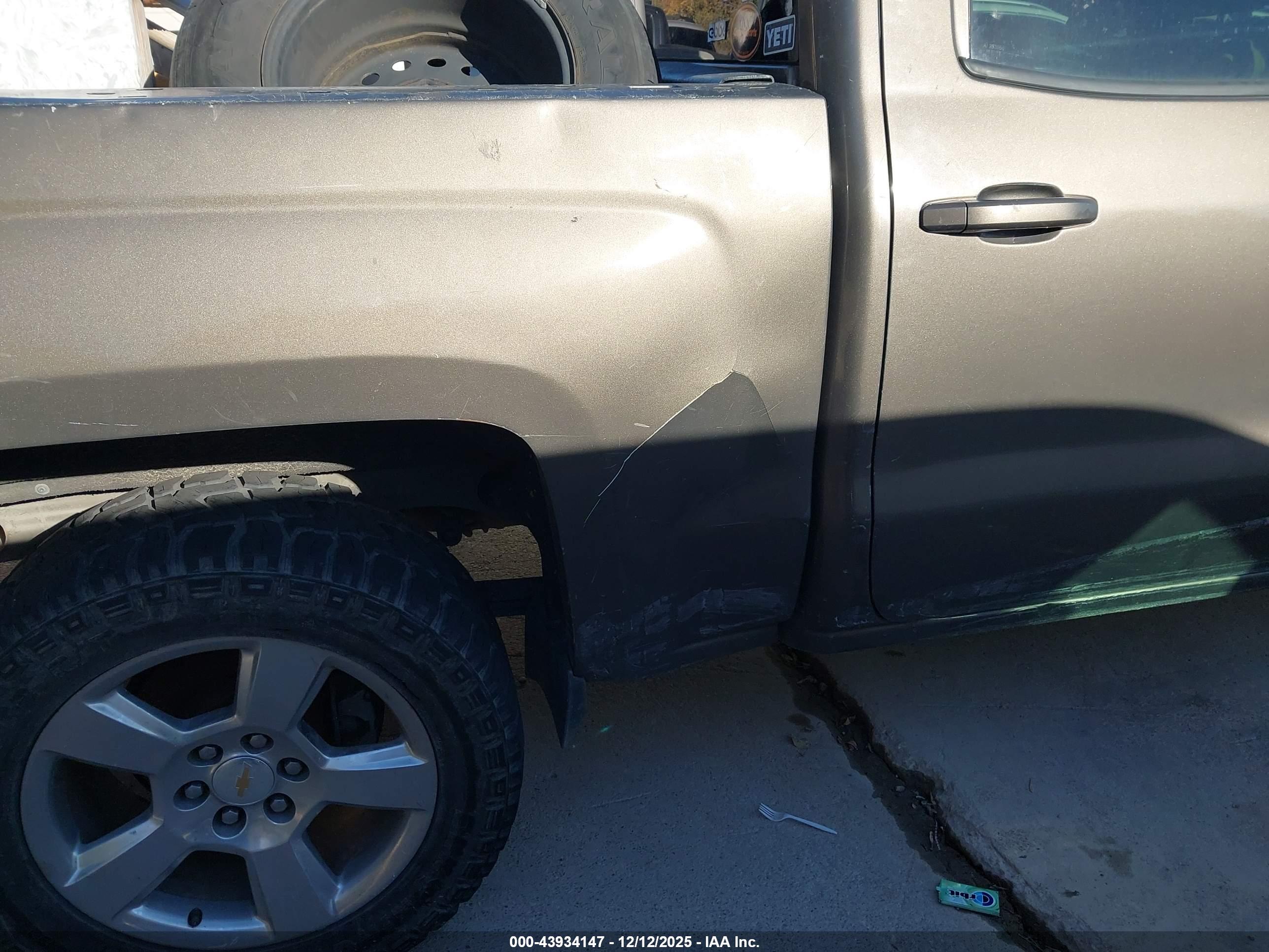 CHEVROLET SILVERADO image 6