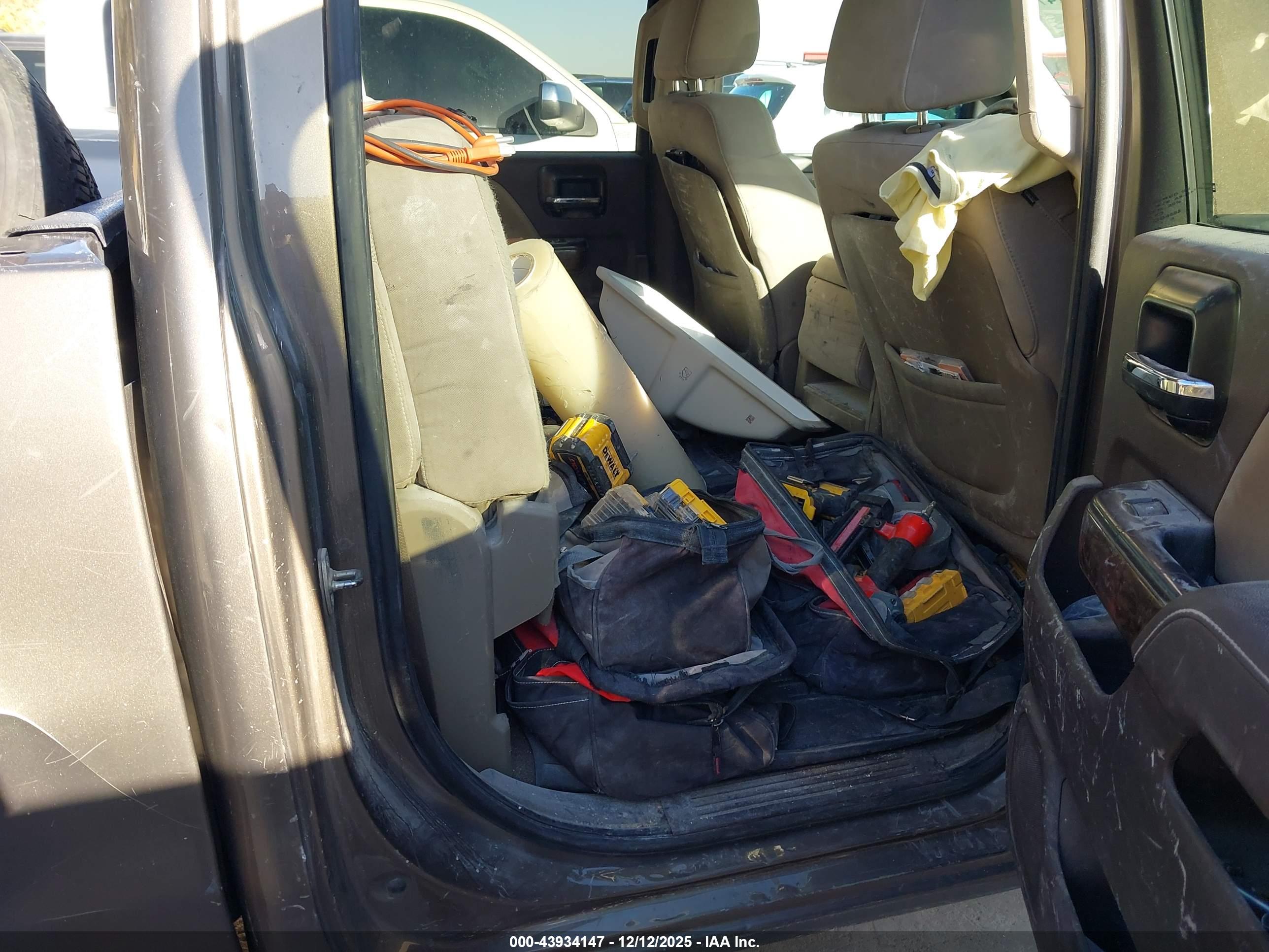 CHEVROLET SILVERADO image 8
