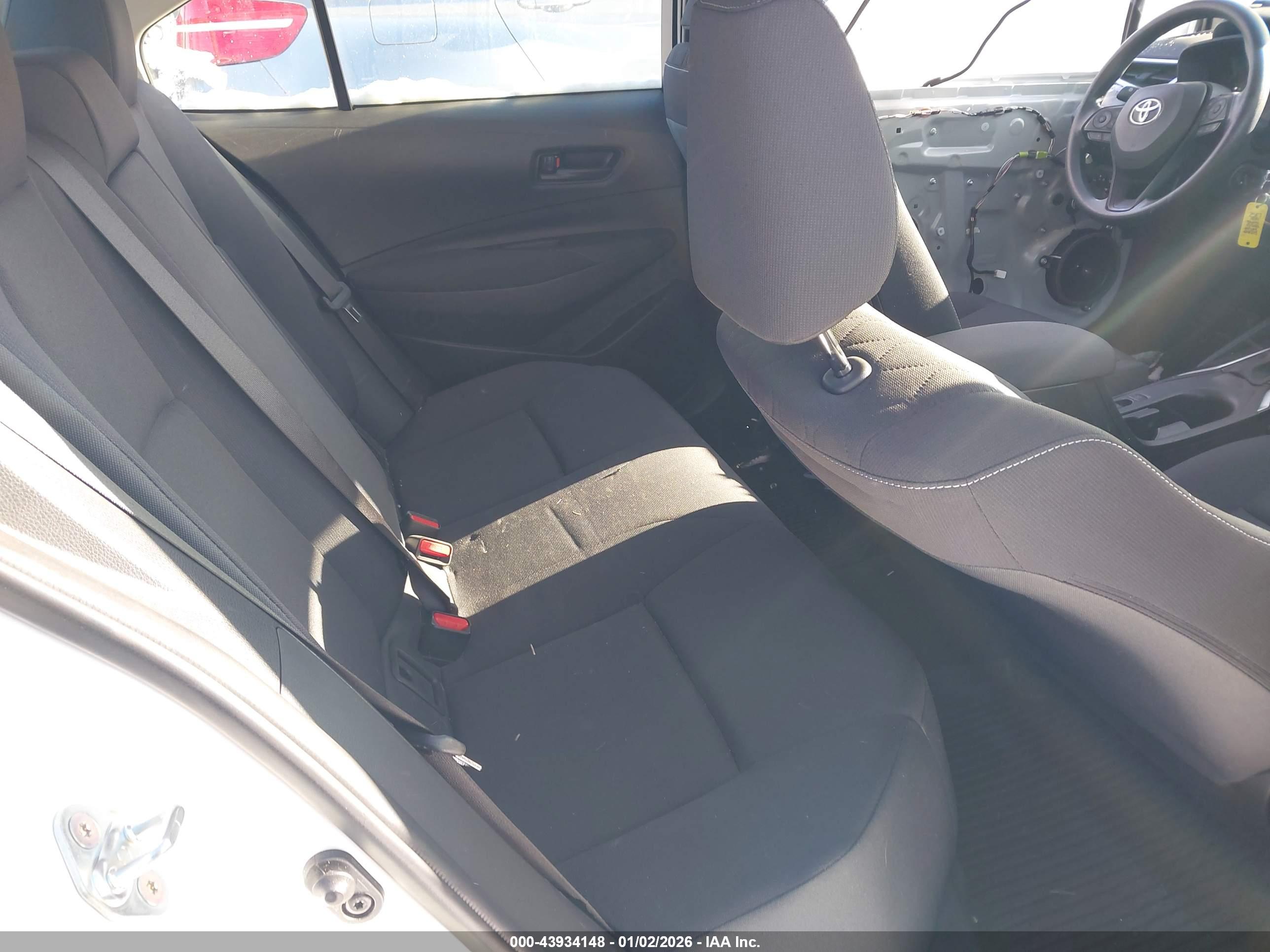 TOYOTA COROLLA image 8