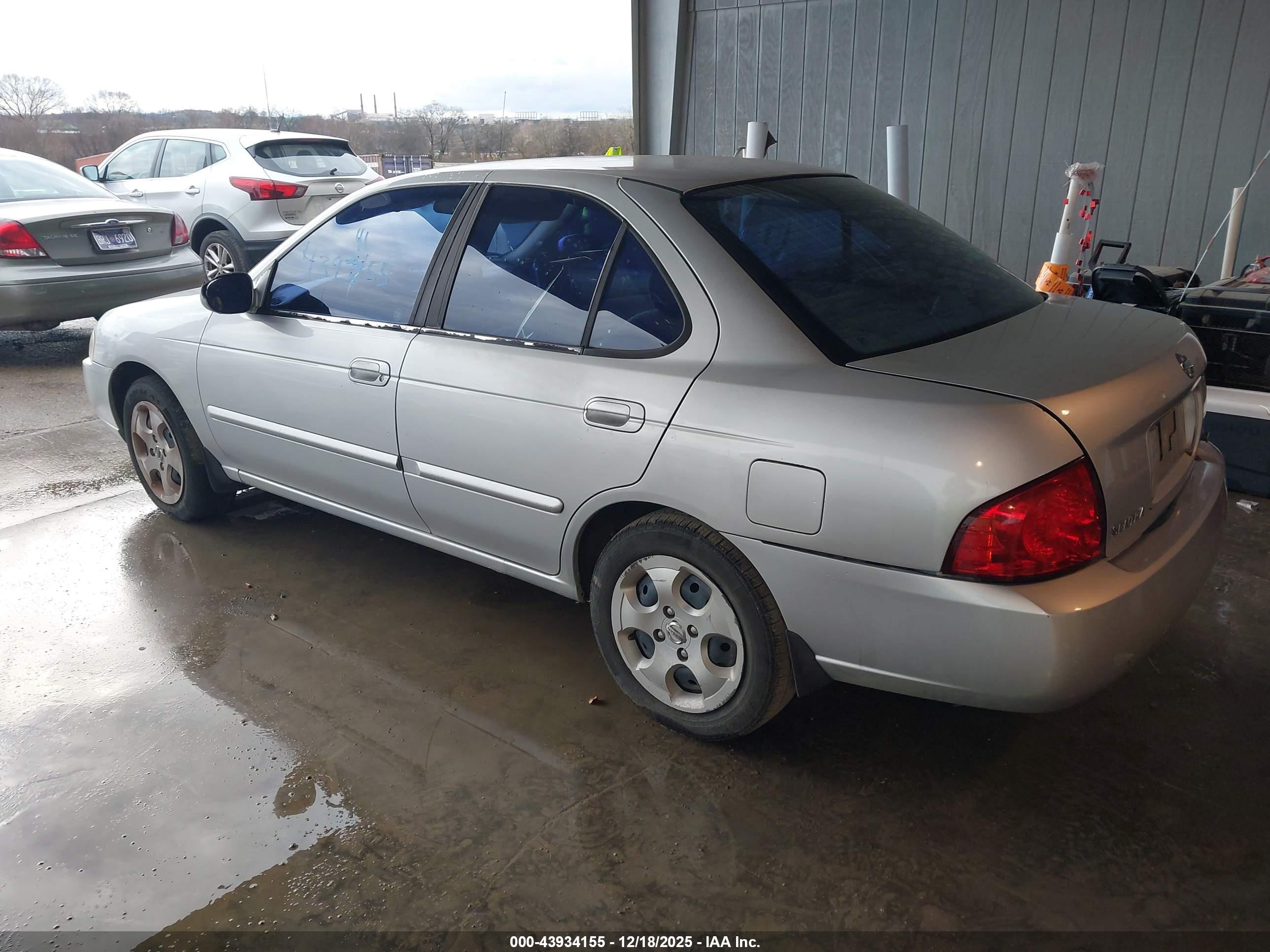 NISSAN SENTRA image 3