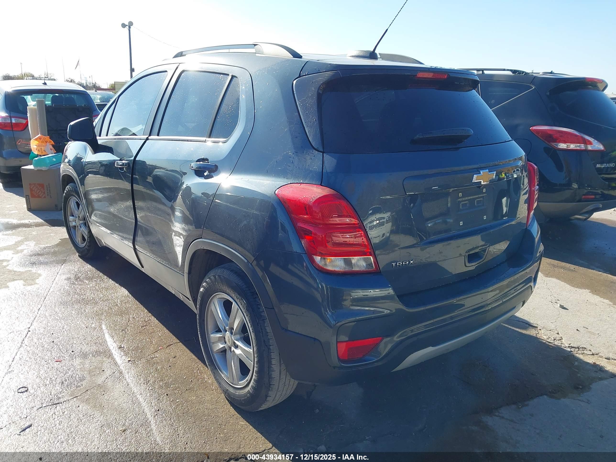 CHEVROLET TRAX image 3