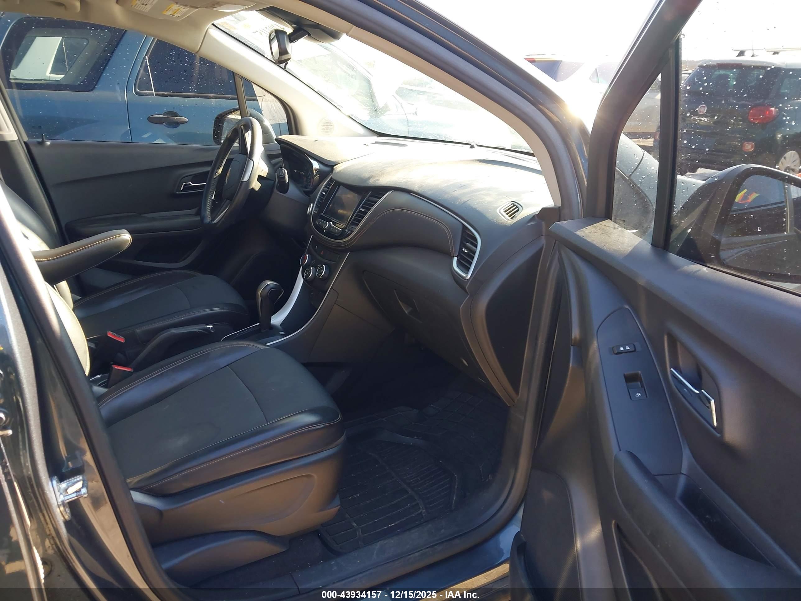 CHEVROLET TRAX image 5