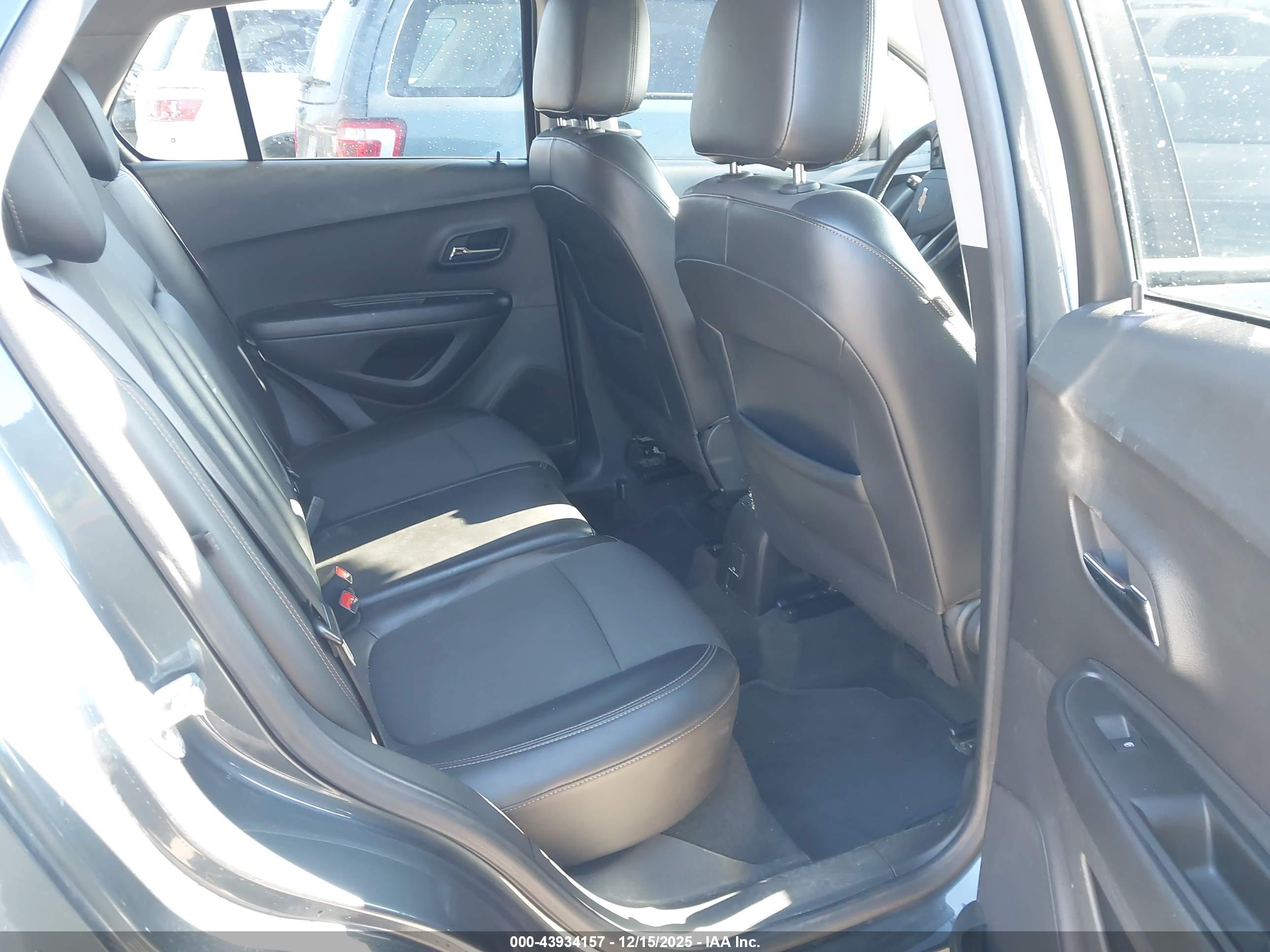 CHEVROLET TRAX image 8