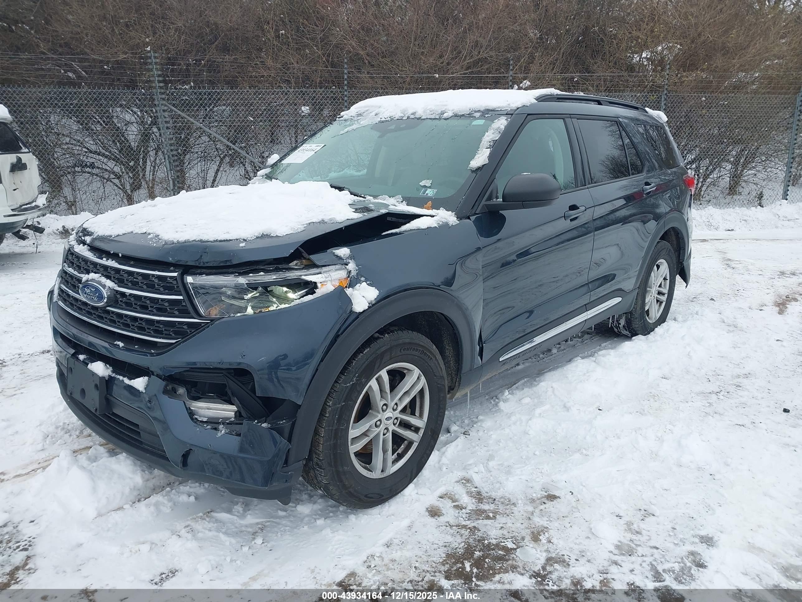 FORD EXPLORER image 2