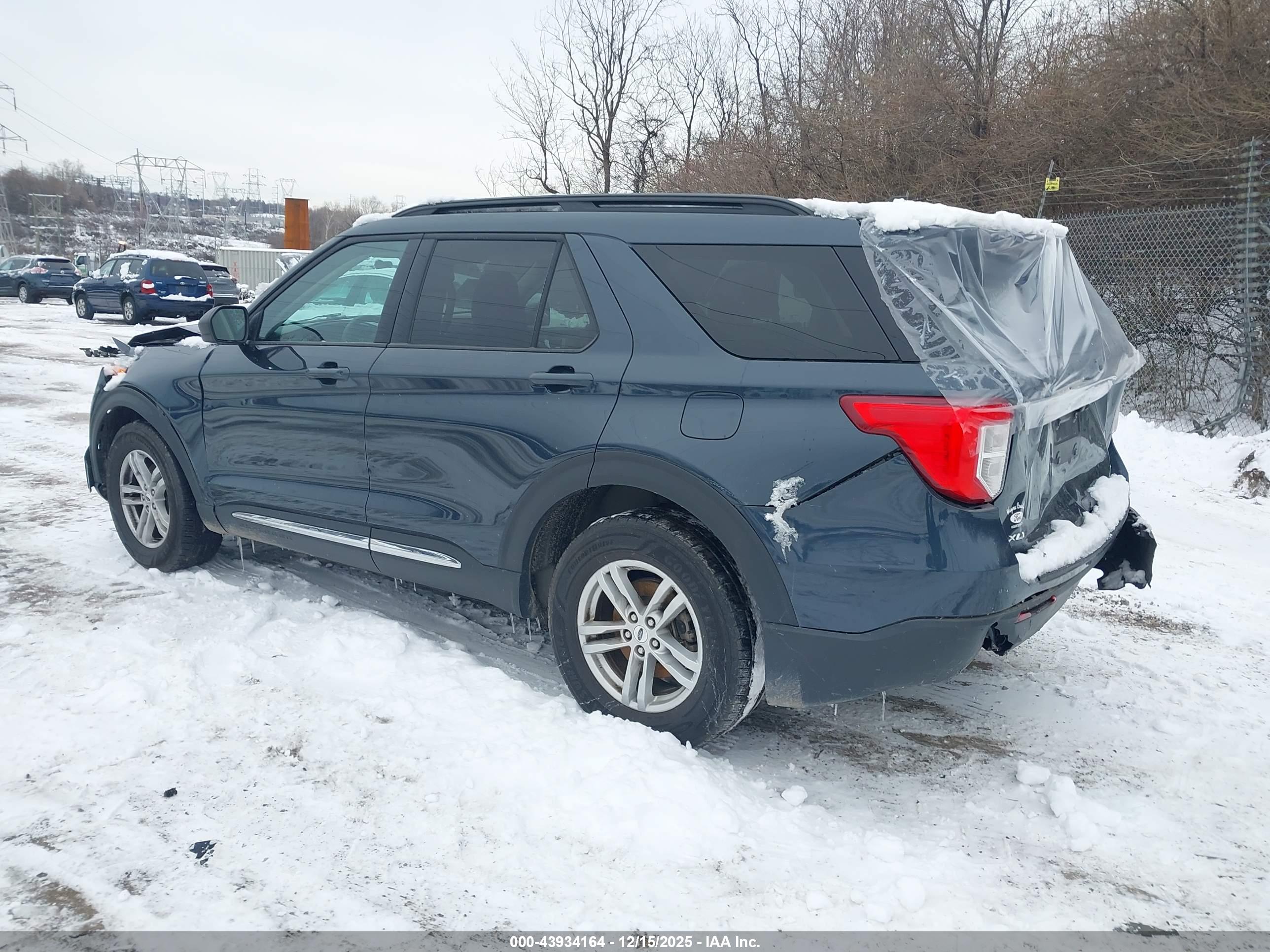FORD EXPLORER image 3