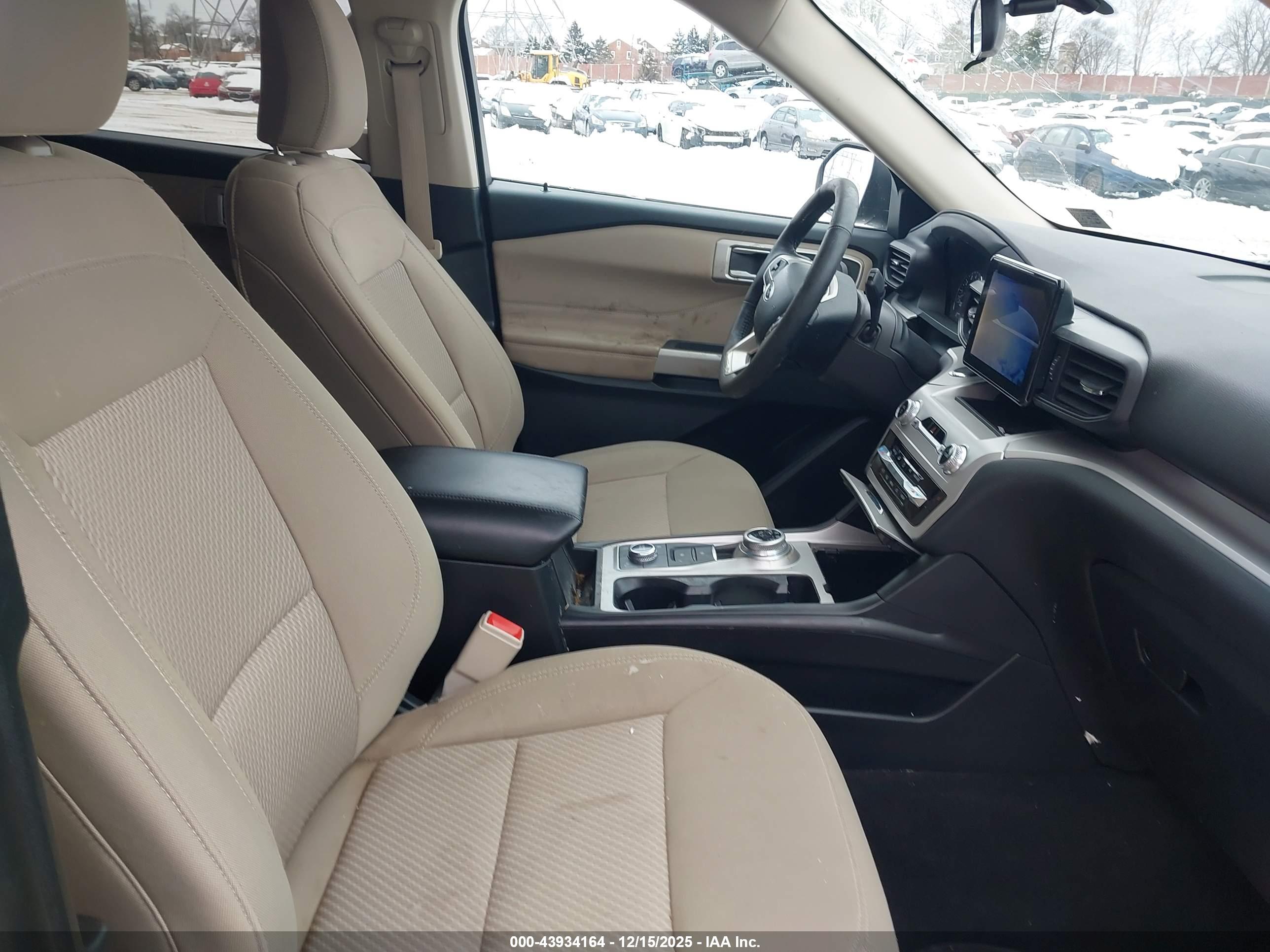 FORD EXPLORER image 5