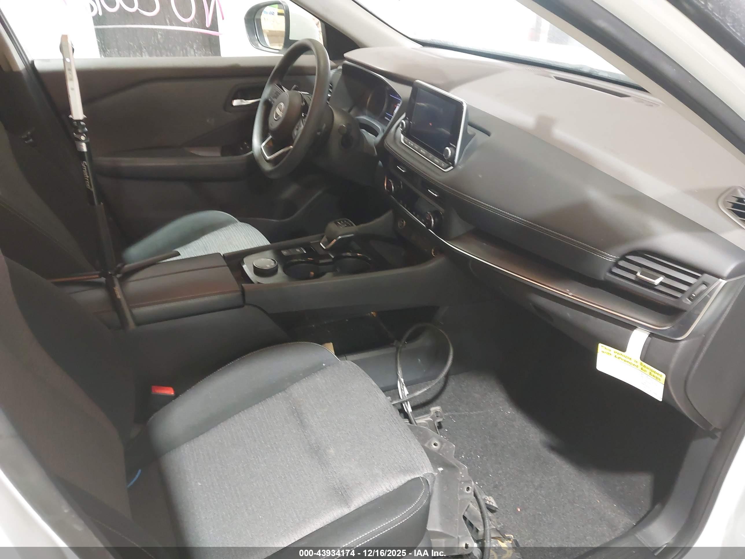 NISSAN ROGUE image 5