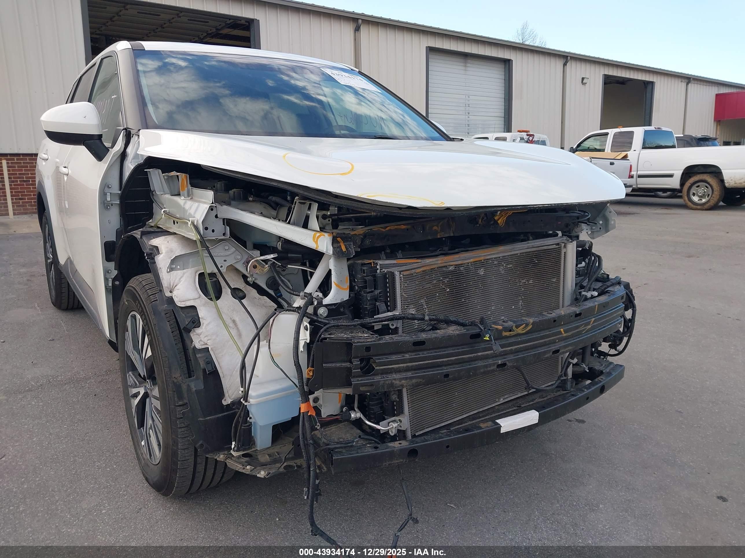 NISSAN ROGUE image 6