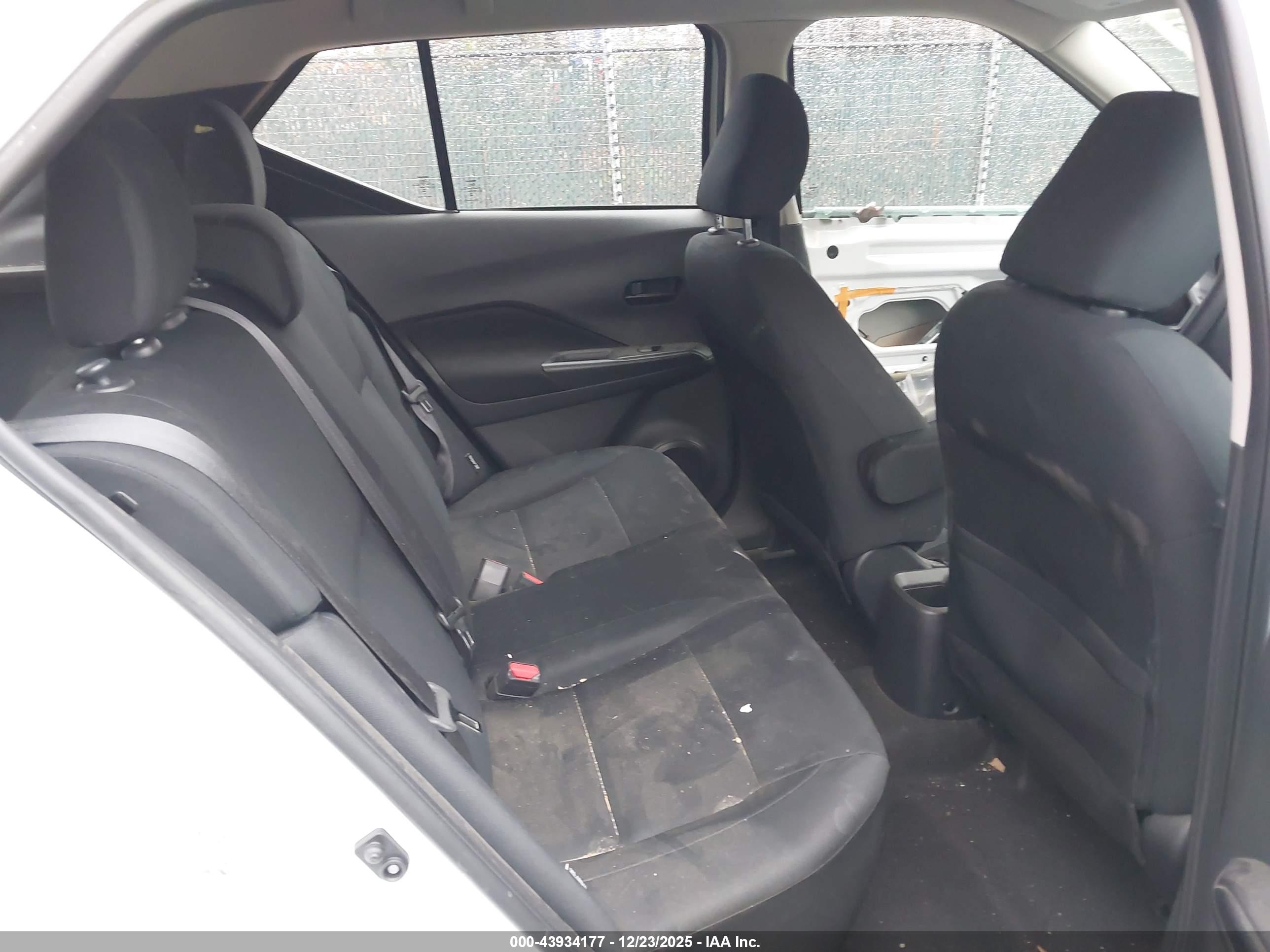 NISSAN KICKS image 8
