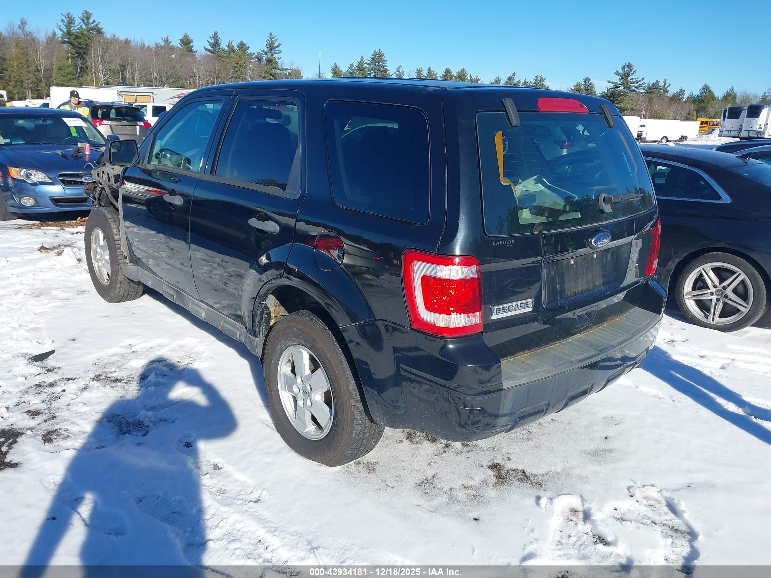 FORD ESCAPE image 3