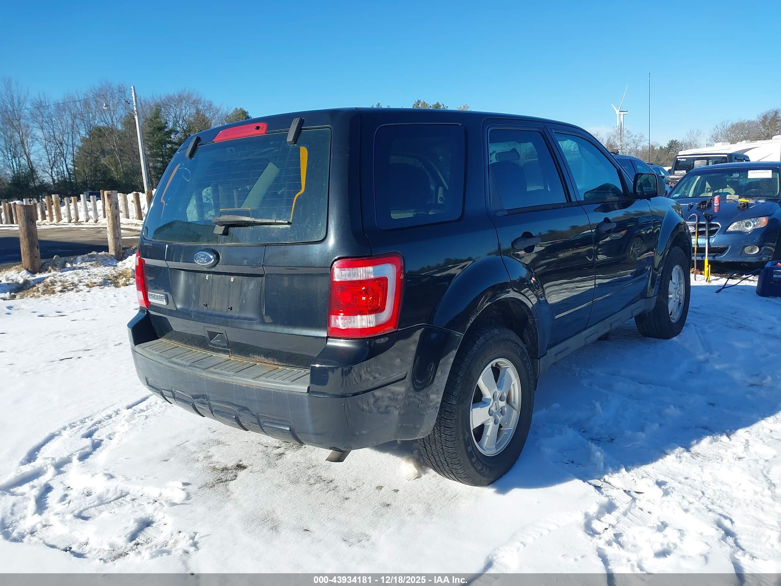 FORD ESCAPE image 4