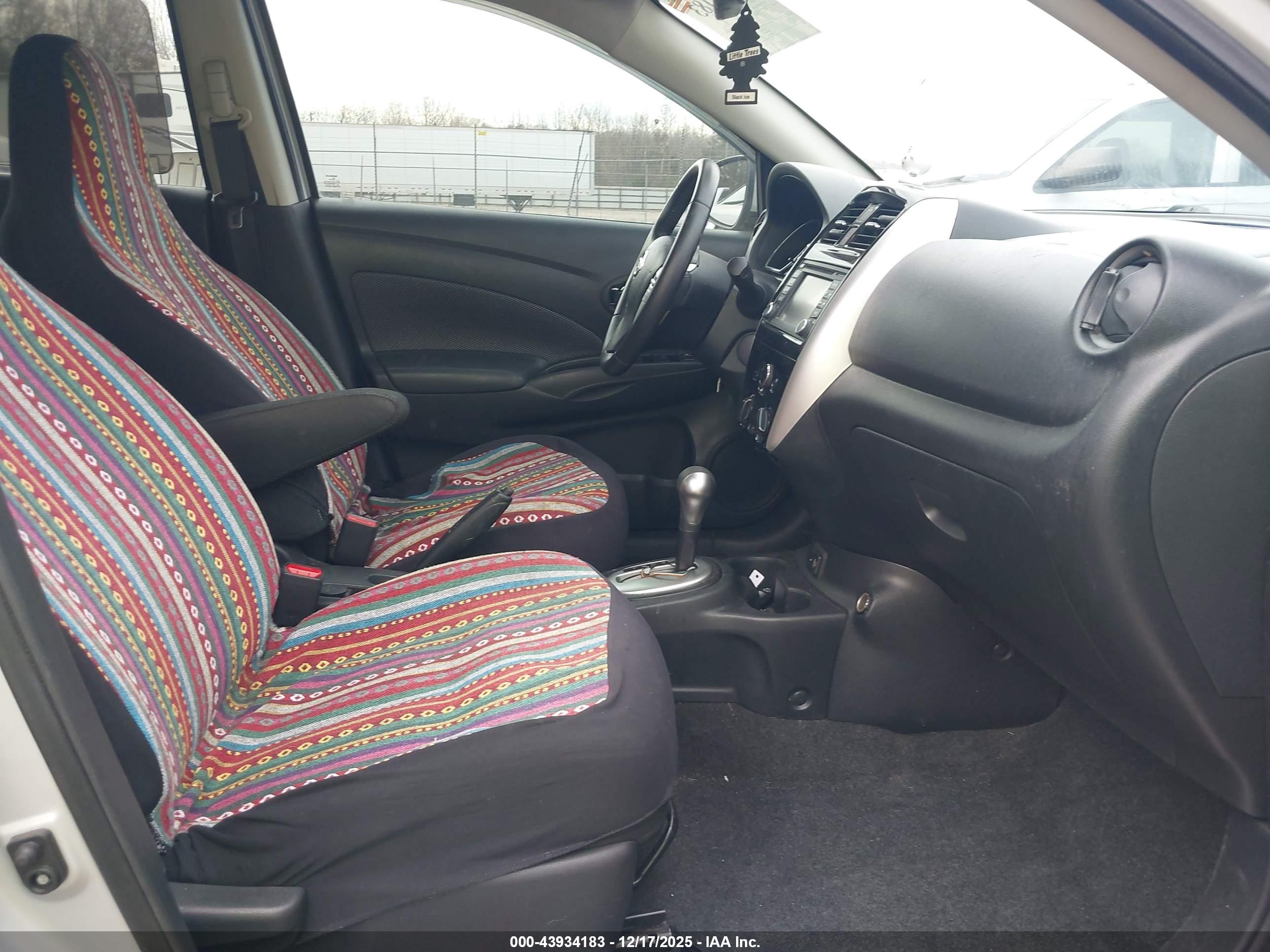 NISSAN VERSA image 5