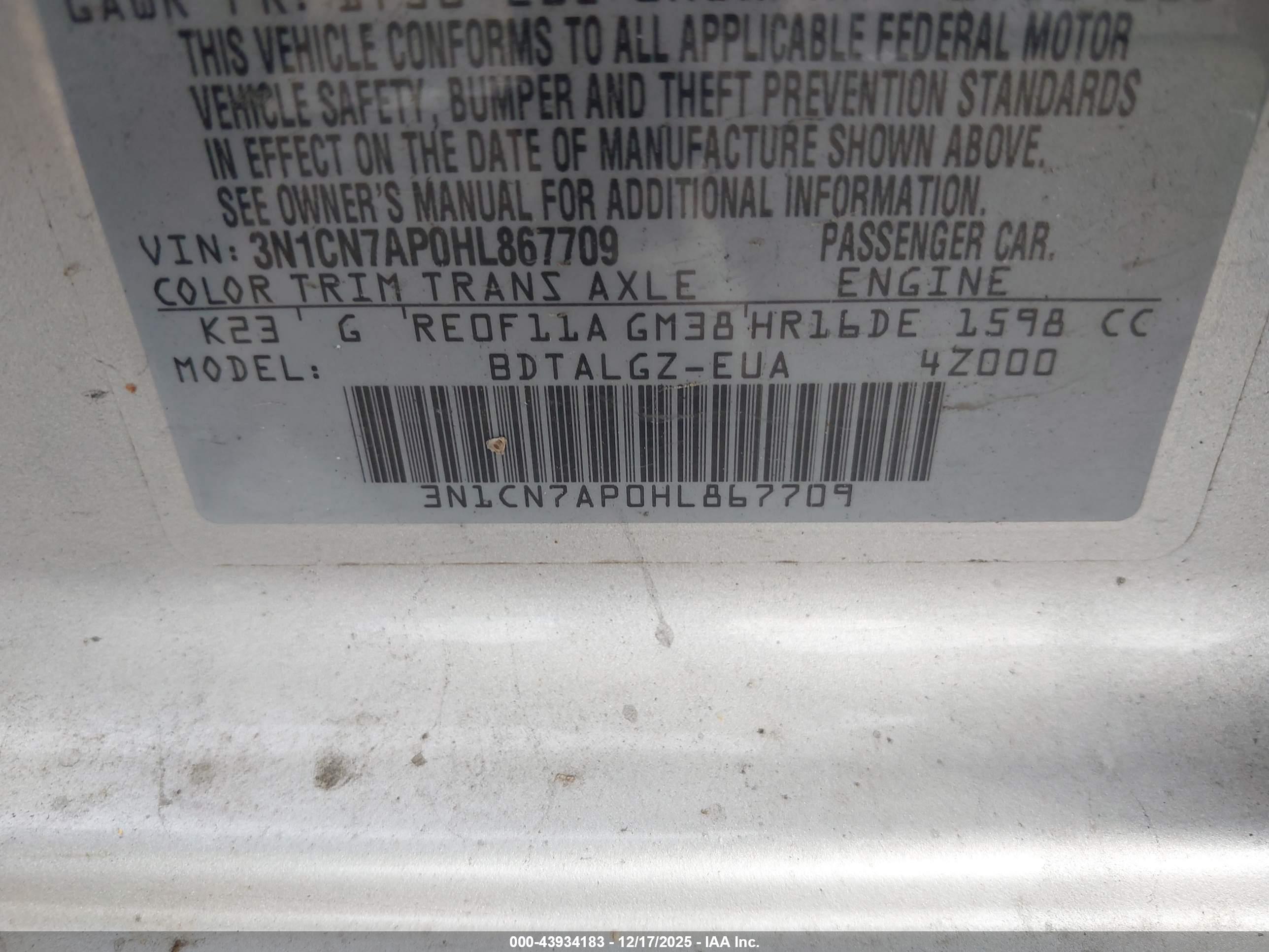 NISSAN VERSA image 9