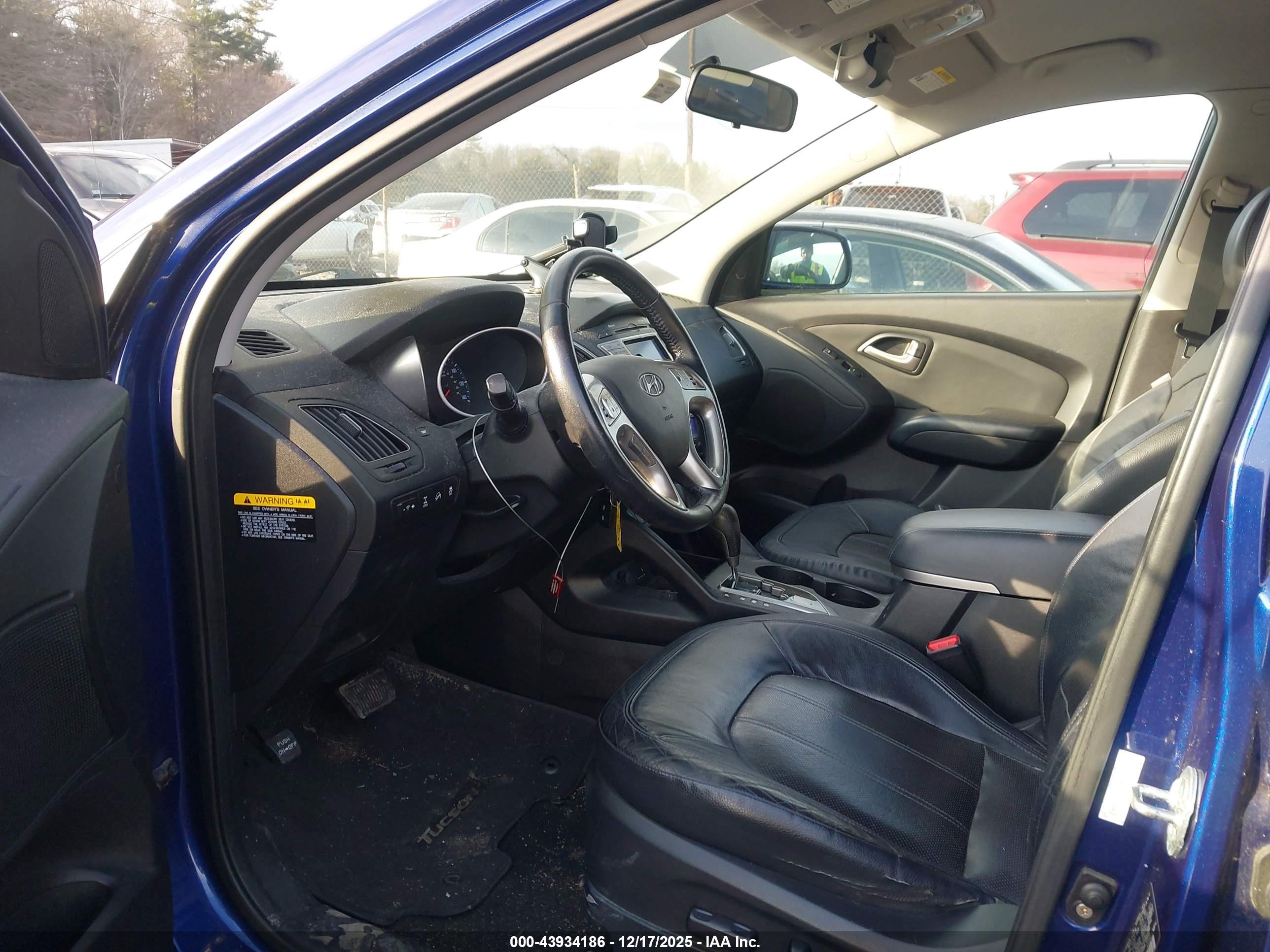 HYUNDAI TUCSON image 5