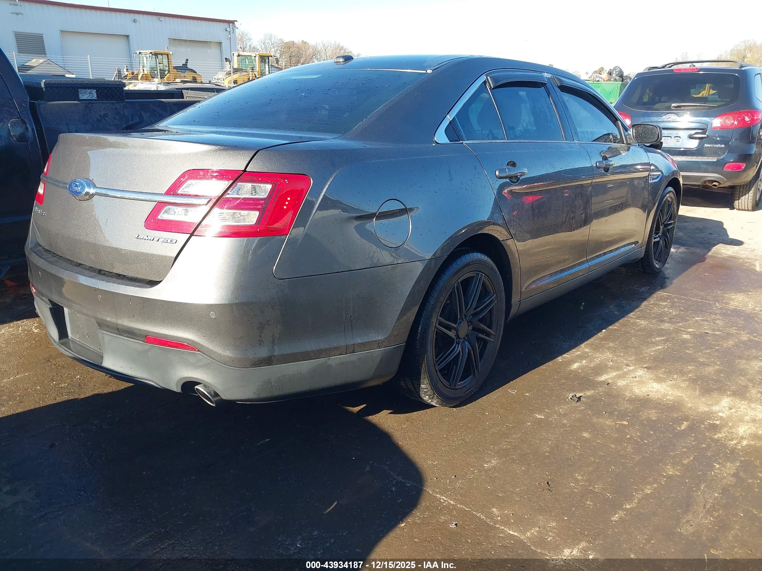 FORD TAURUS image 4