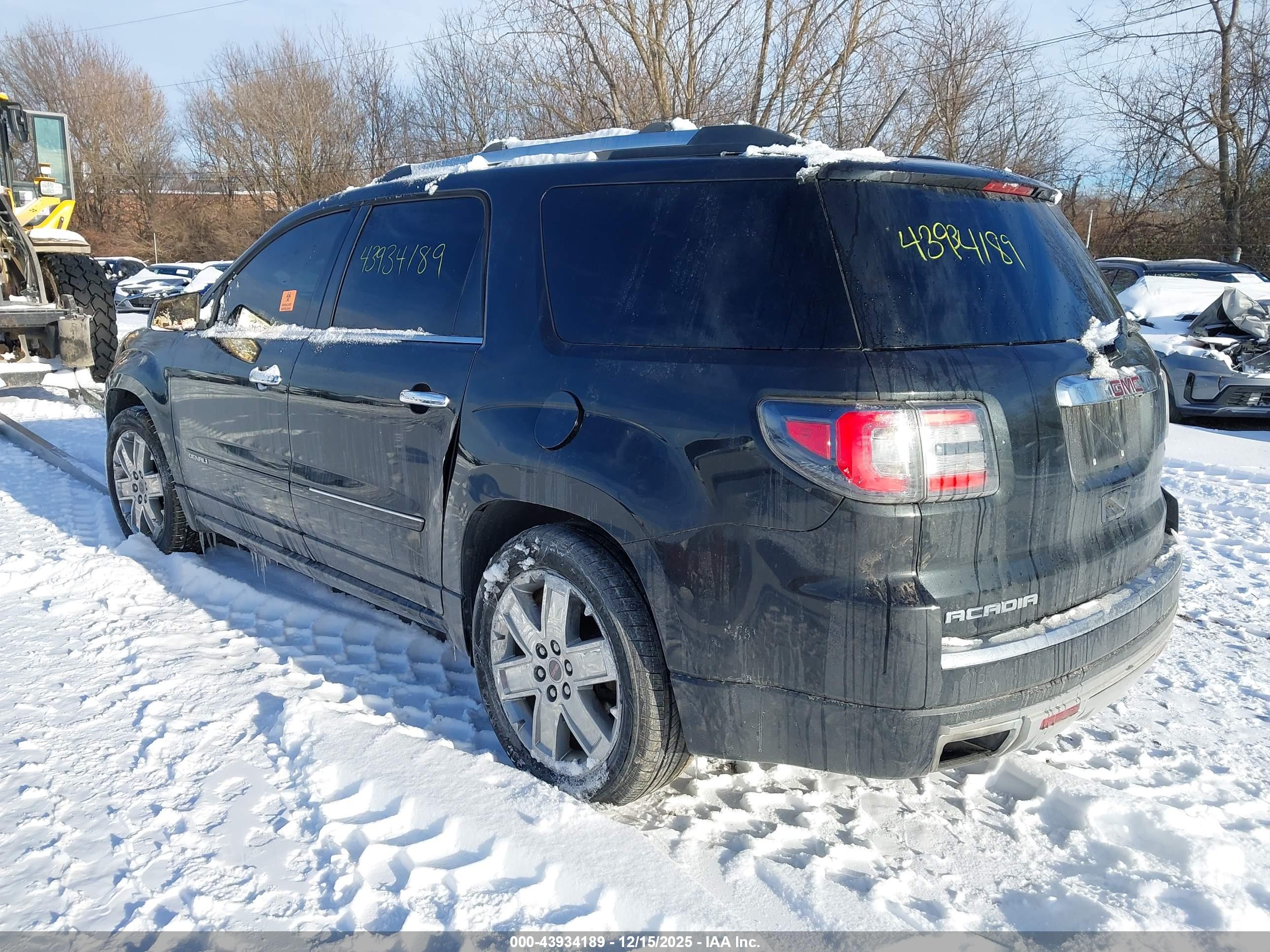 GMC ACADIA image 3