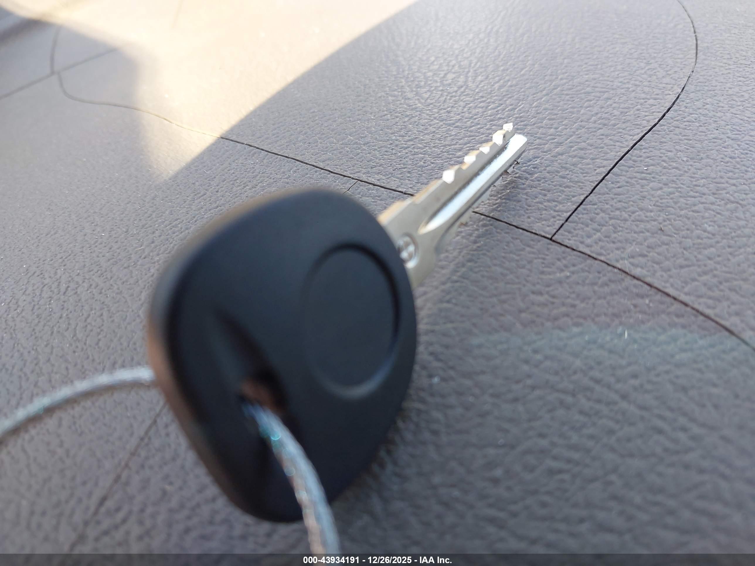 BUICK LACROSSE image 11