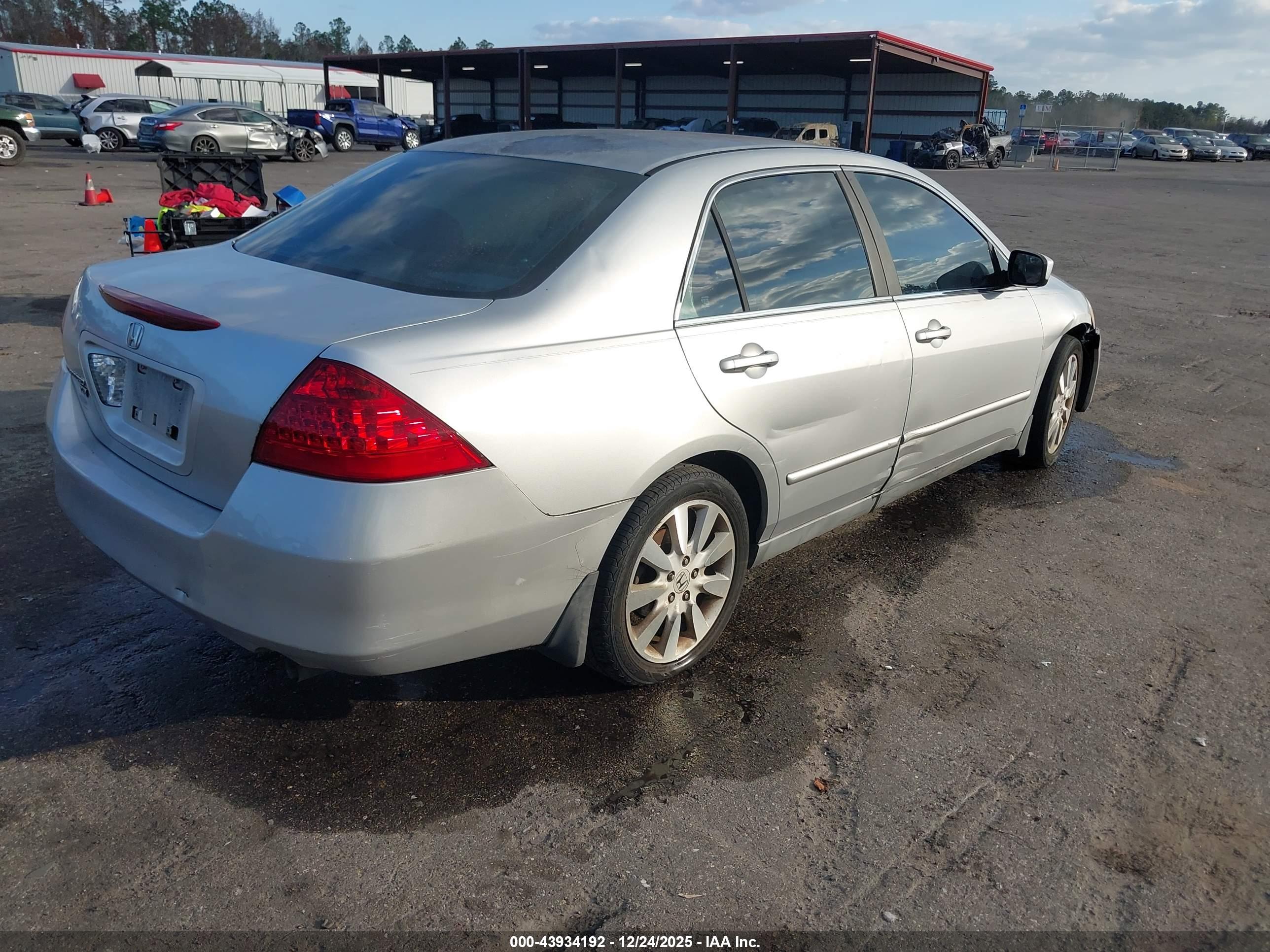 HONDA ACCORD image 4