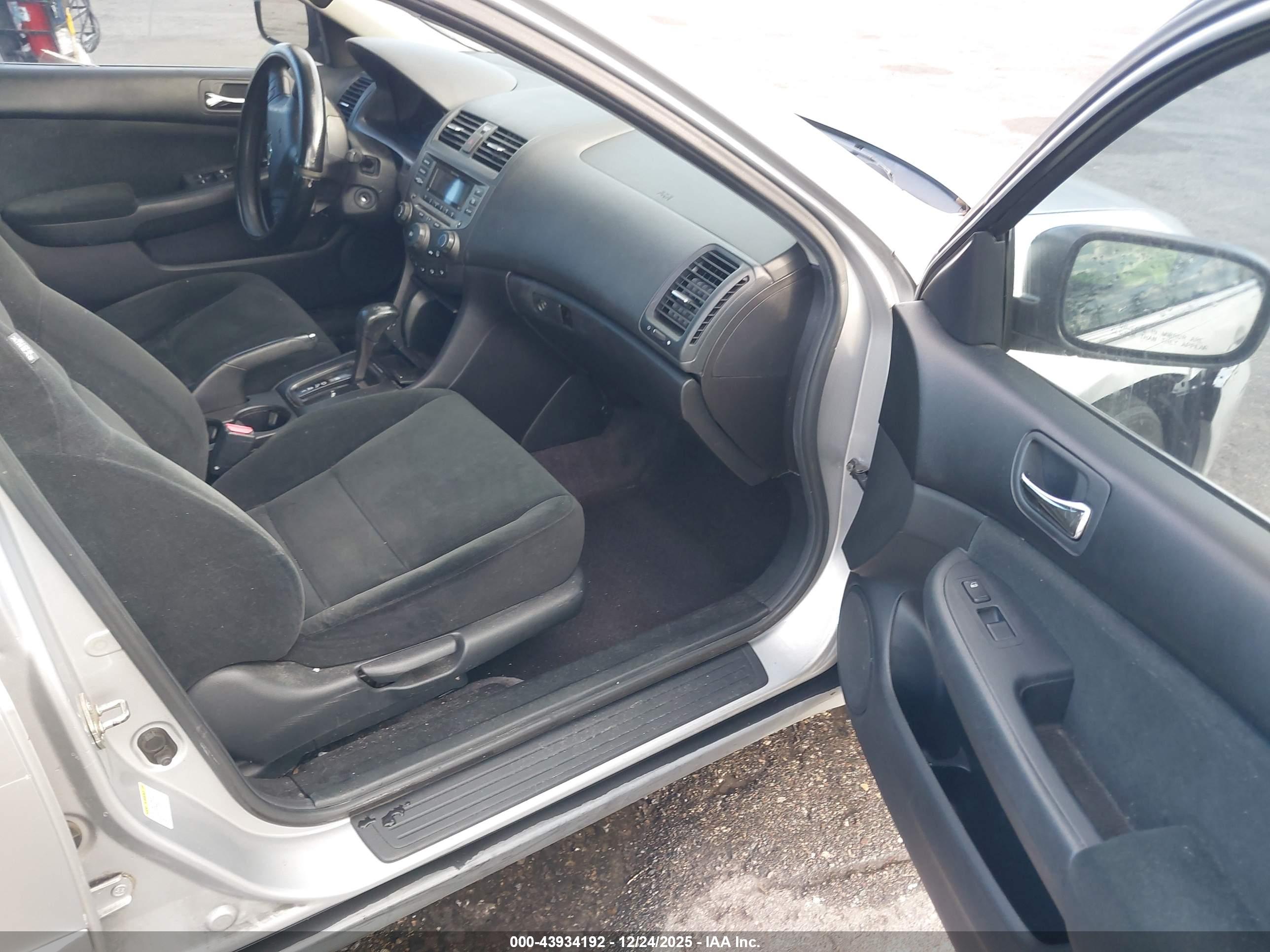 HONDA ACCORD image 5