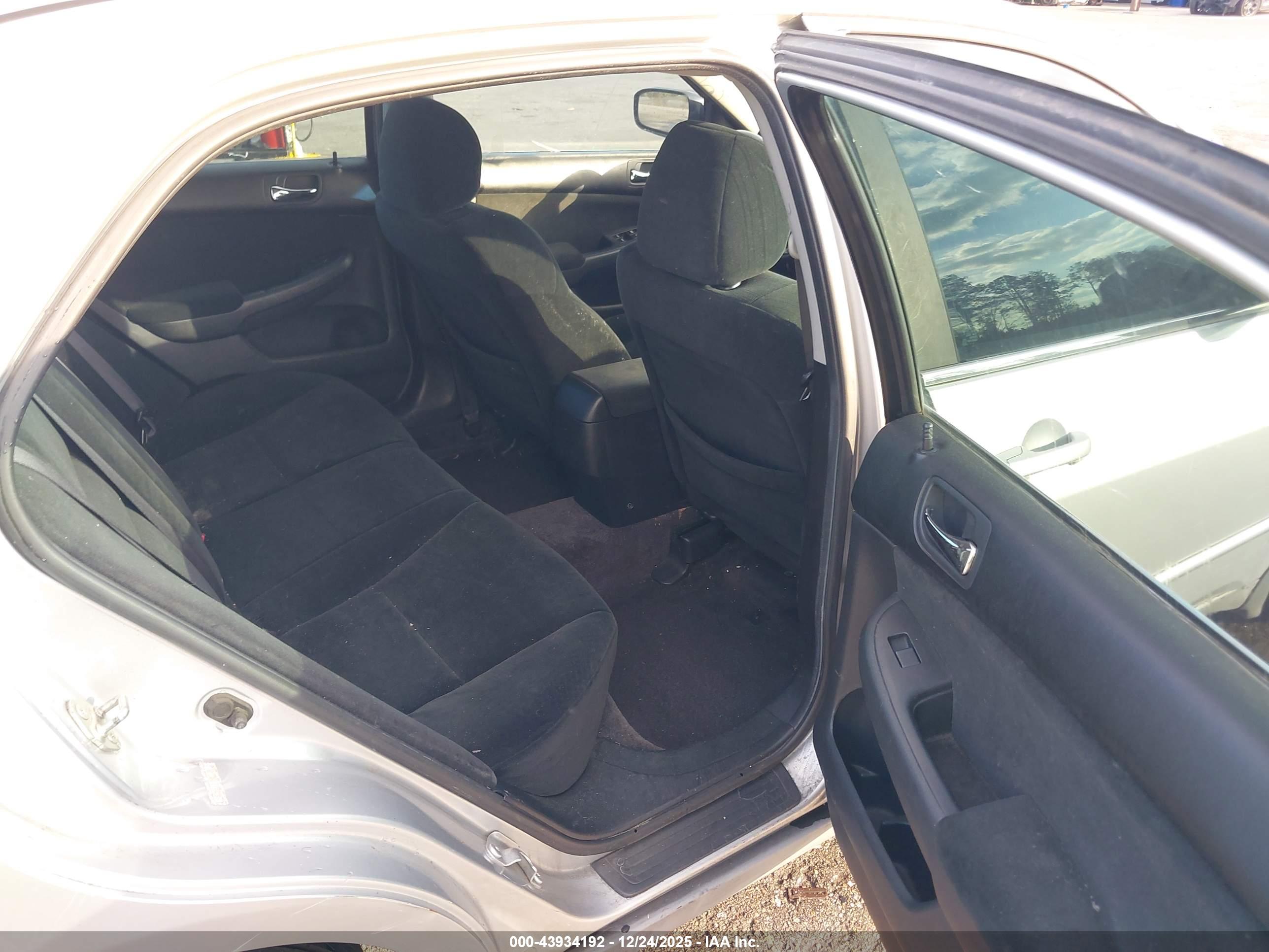 HONDA ACCORD image 8