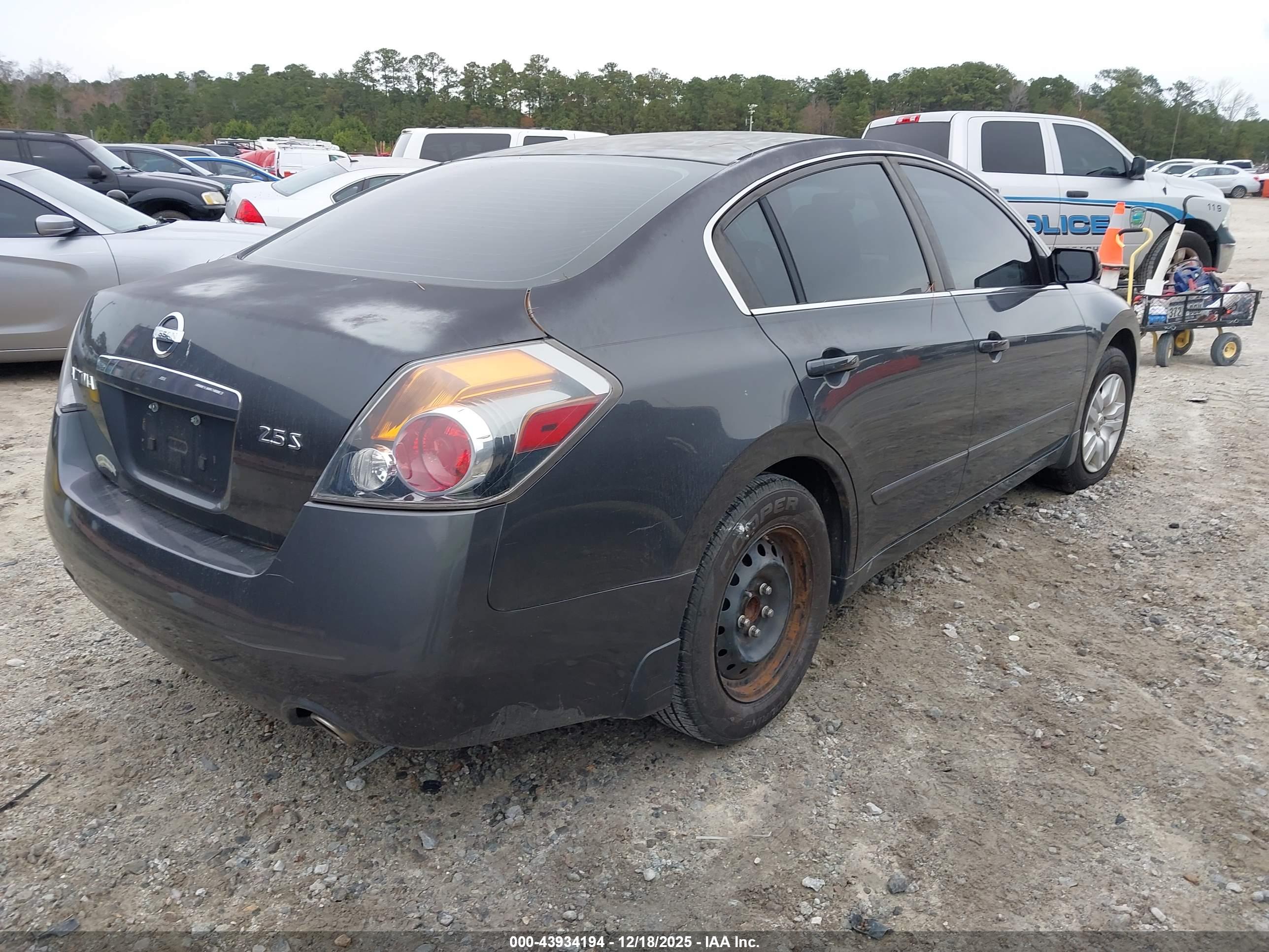 NISSAN ALTIMA image 4