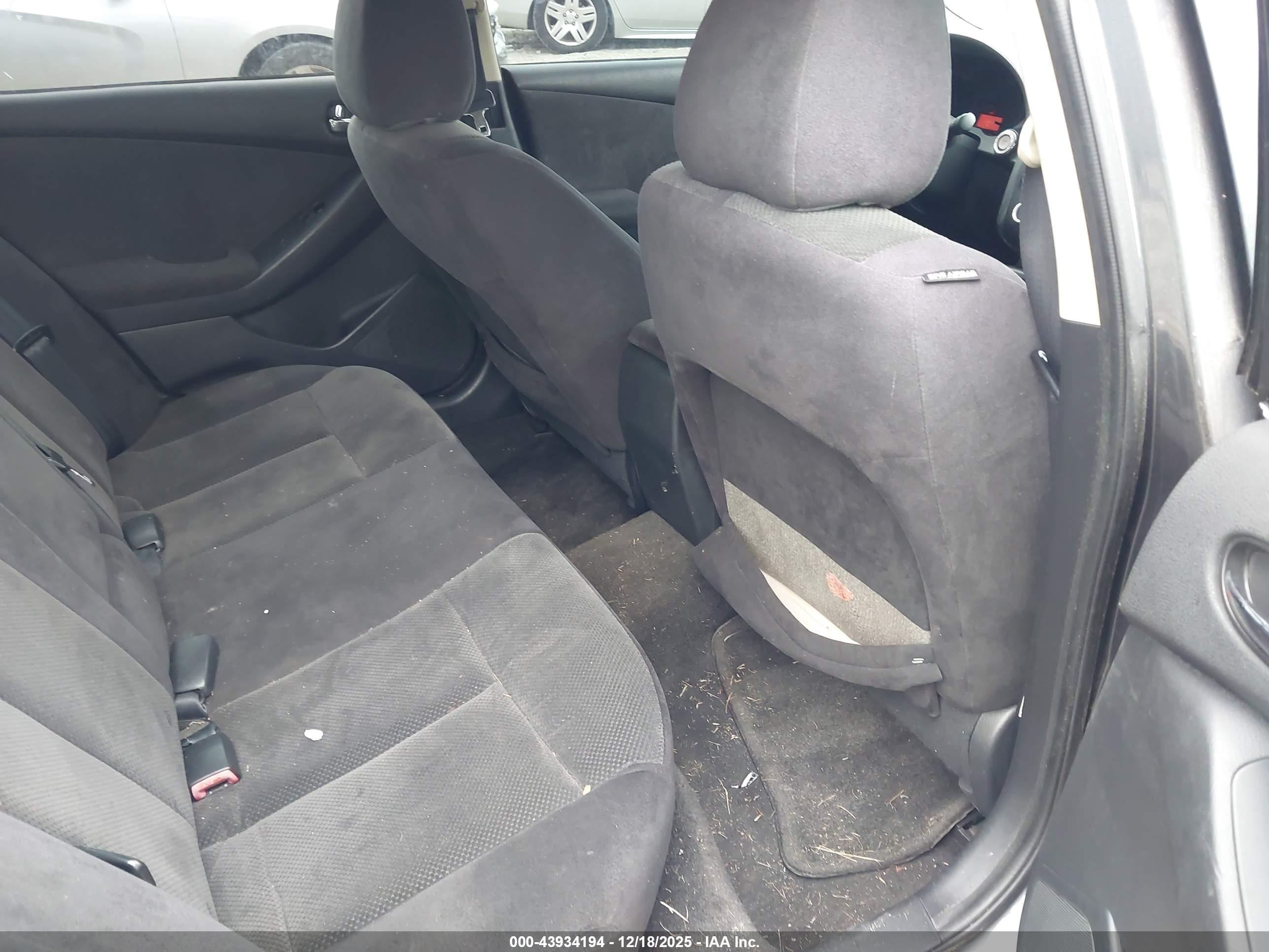 NISSAN ALTIMA image 8