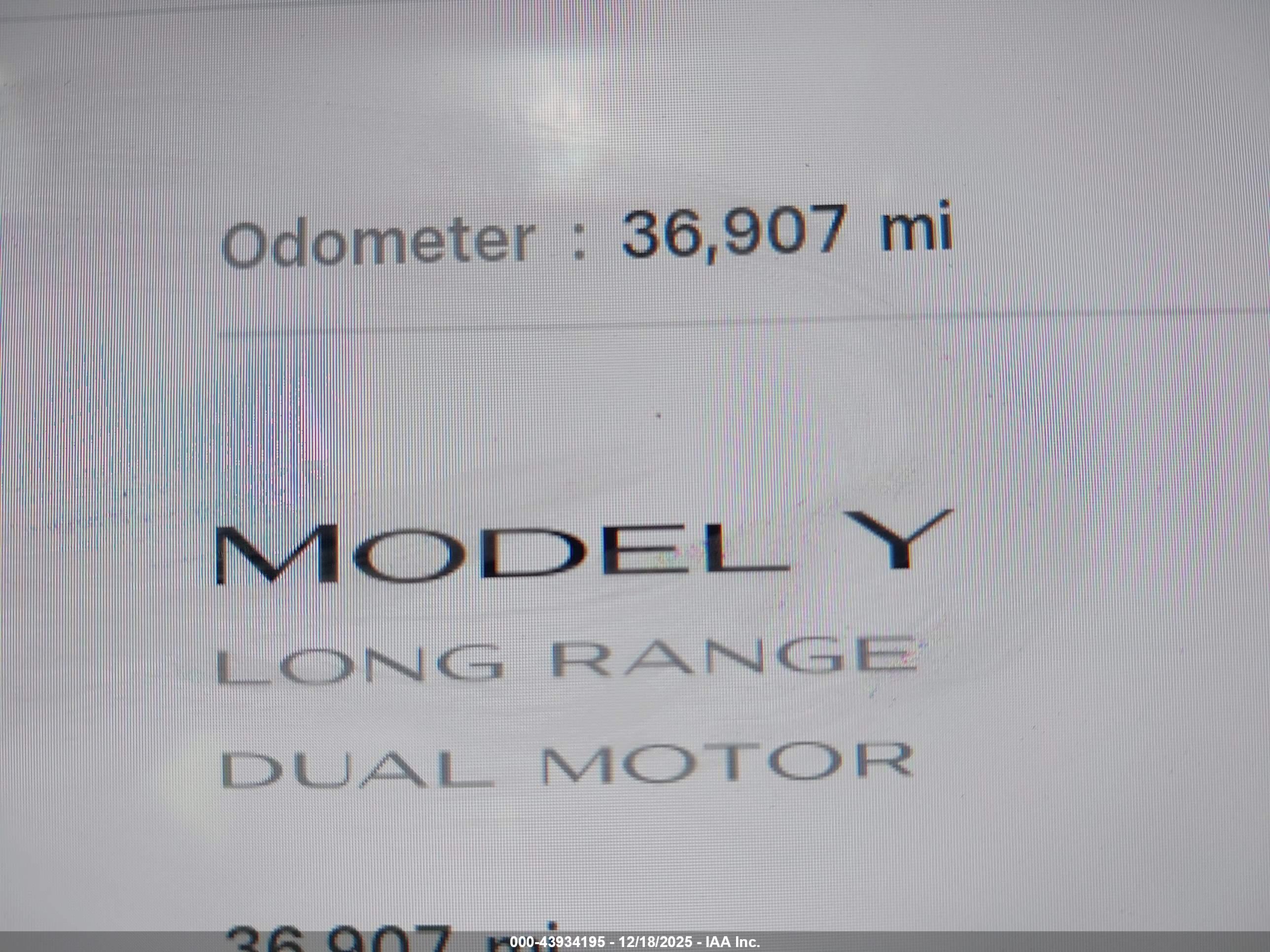 TESLA MODEL image 7