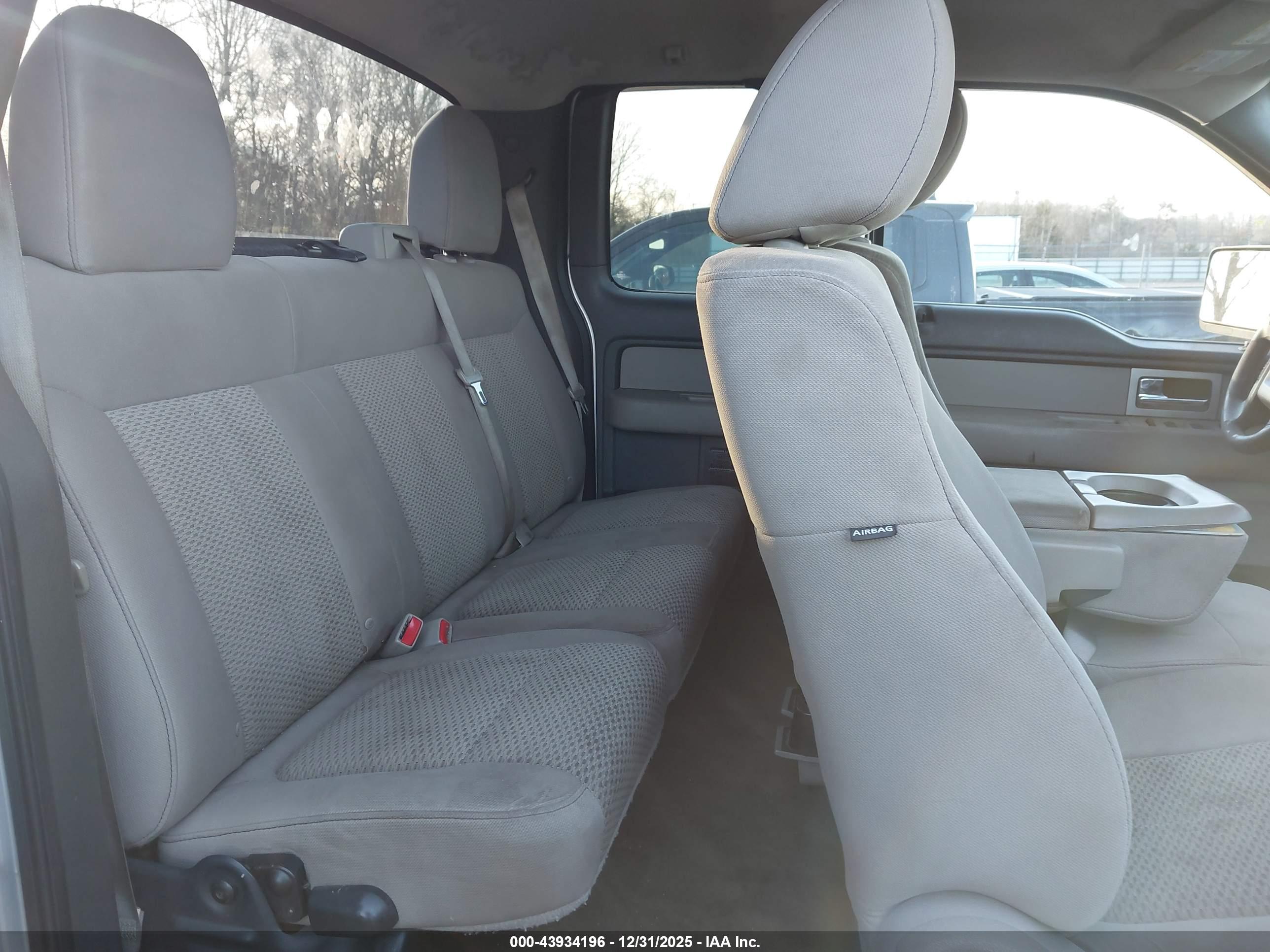 FORD F-150 image 8