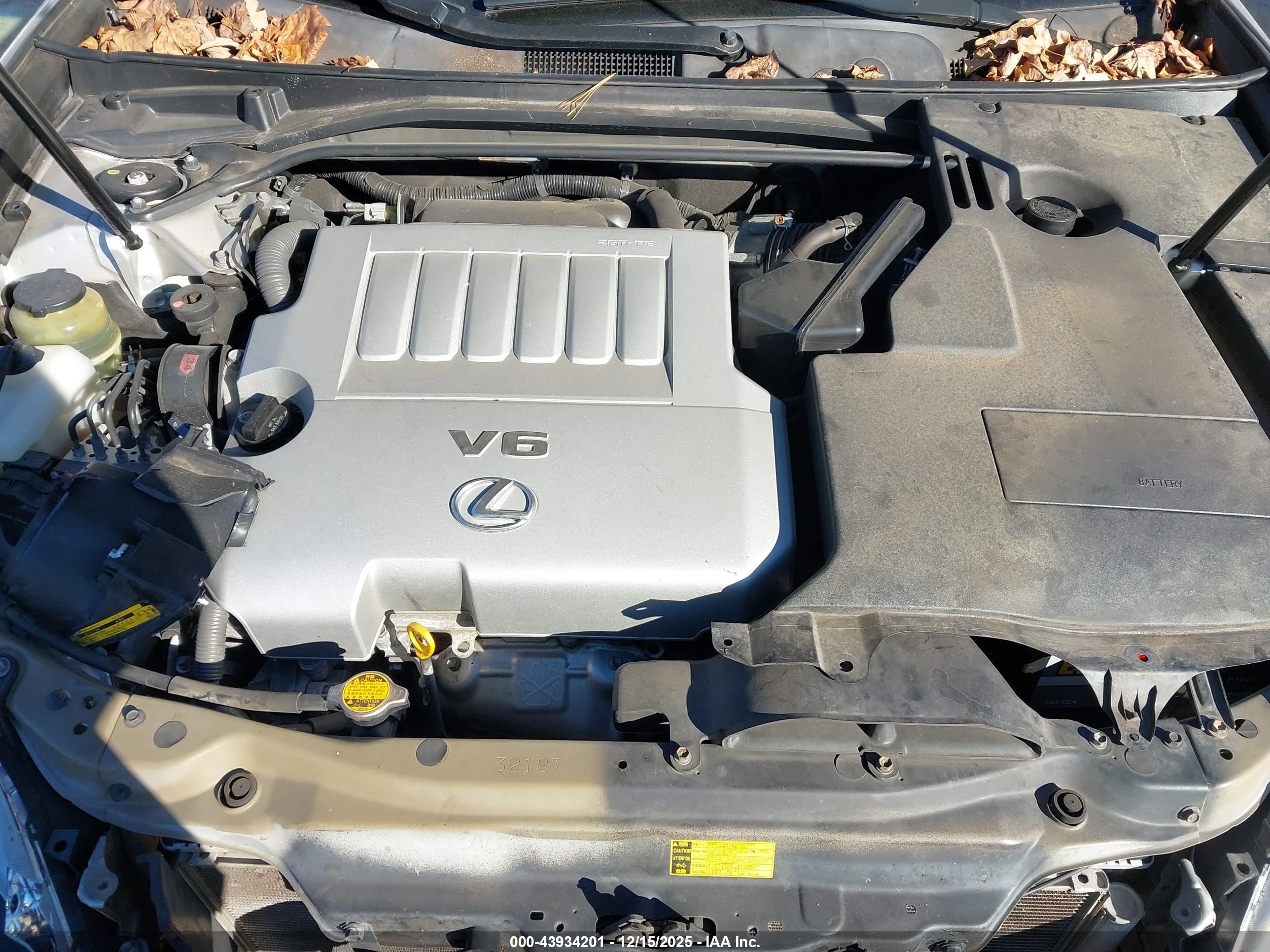 LEXUS ES image 10