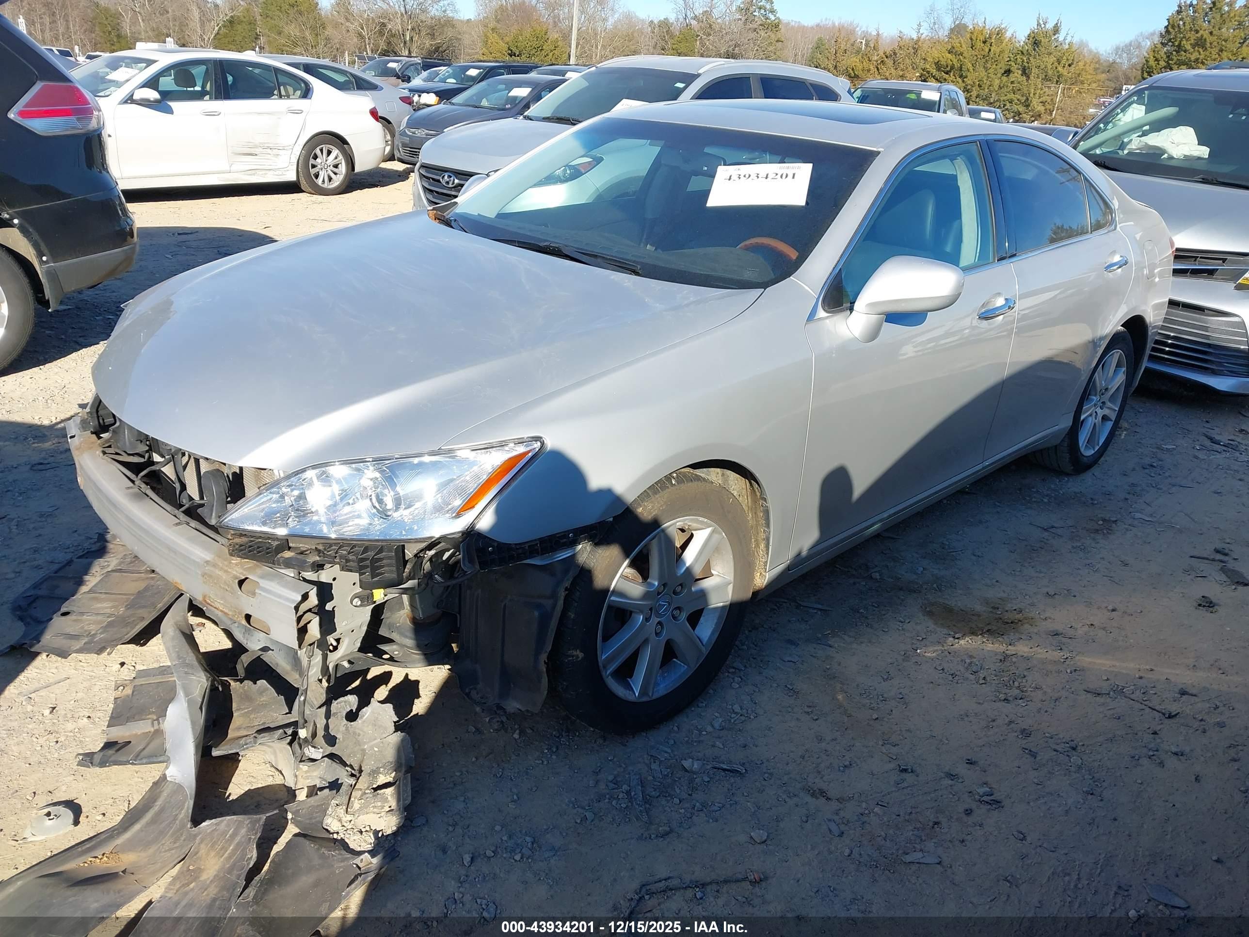 LEXUS ES image 2