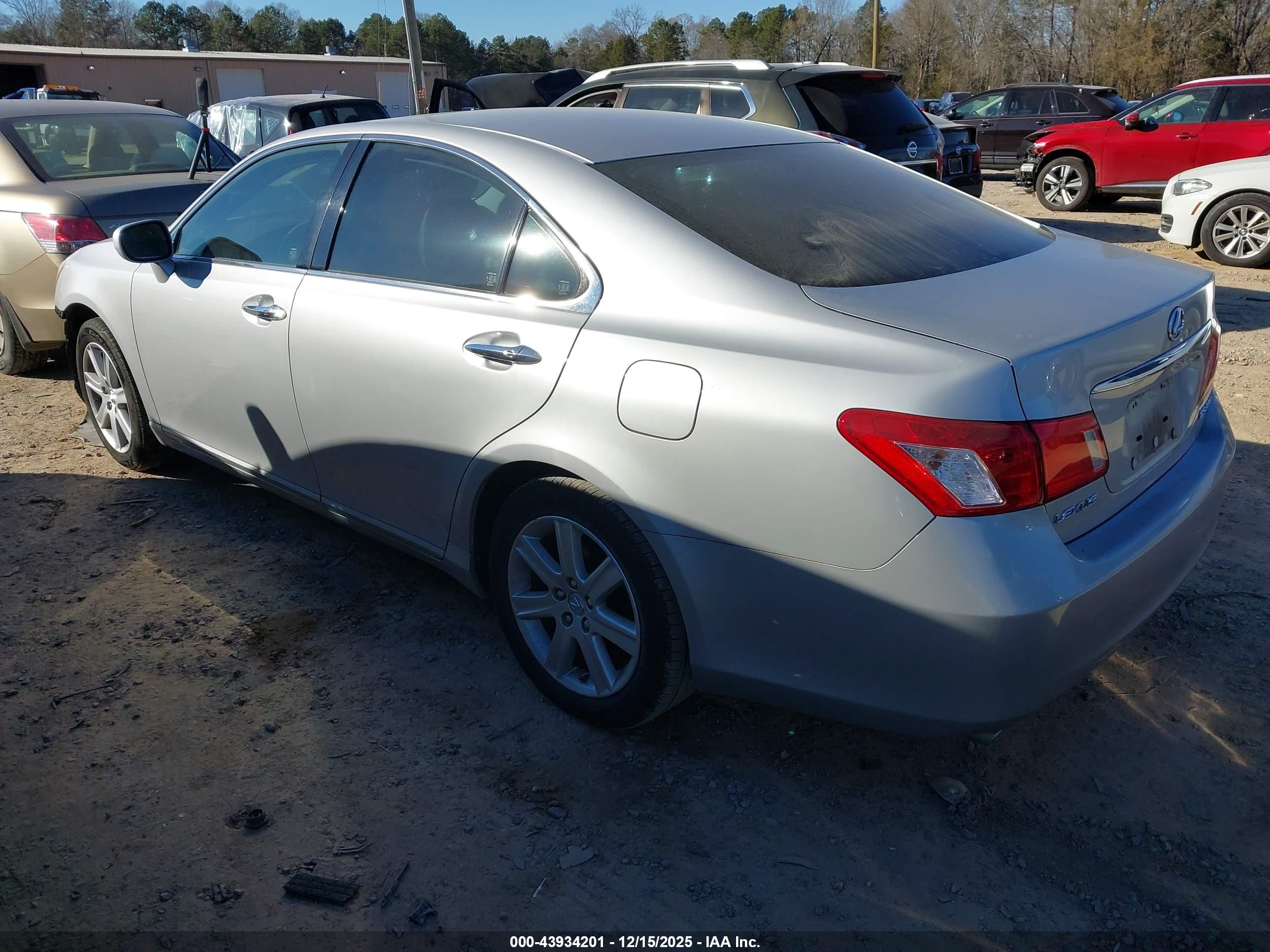 LEXUS ES image 3