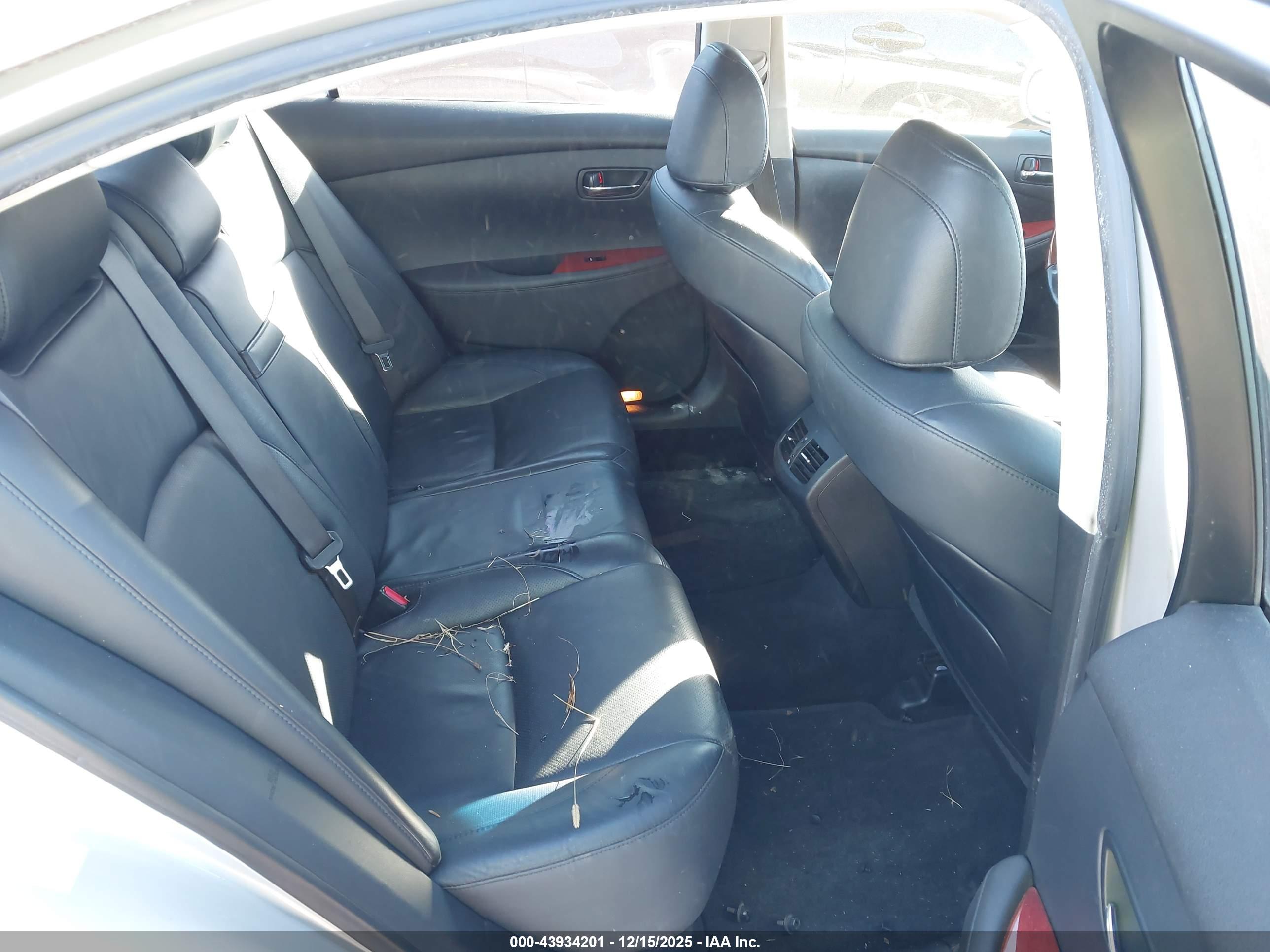 LEXUS ES image 8