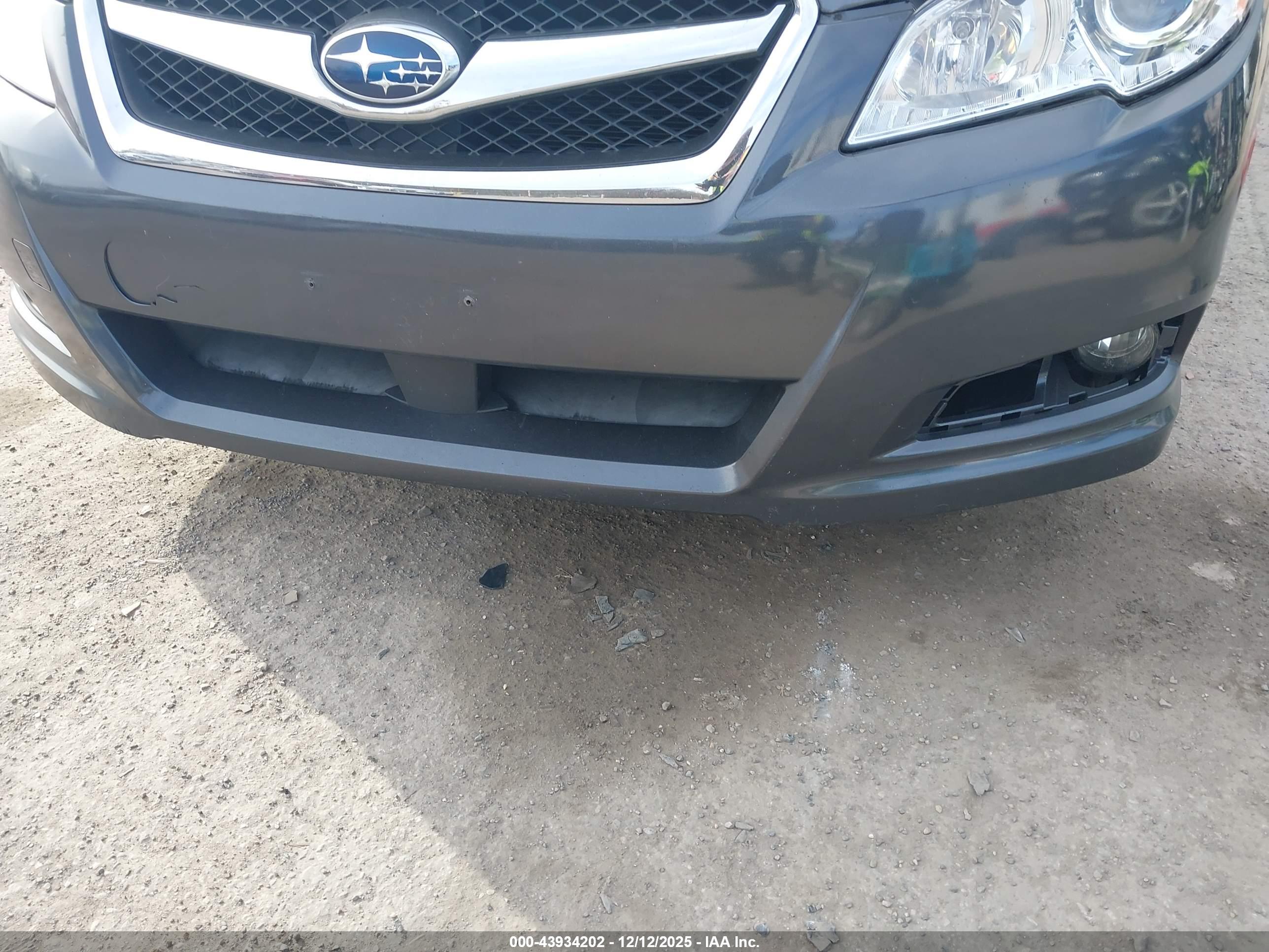 SUBARU LEGACY image 6