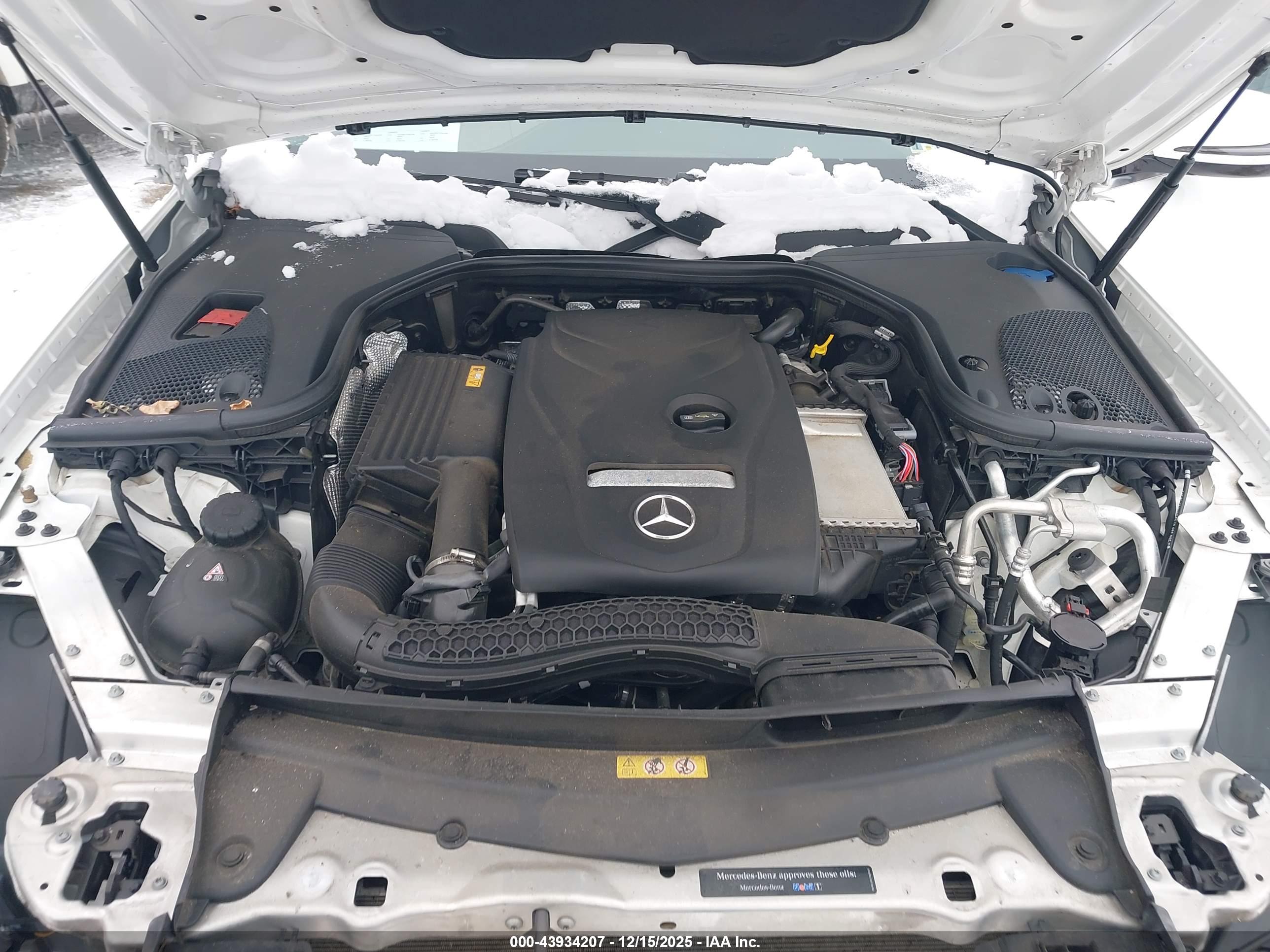 MERCEDES-BENZ E image 10