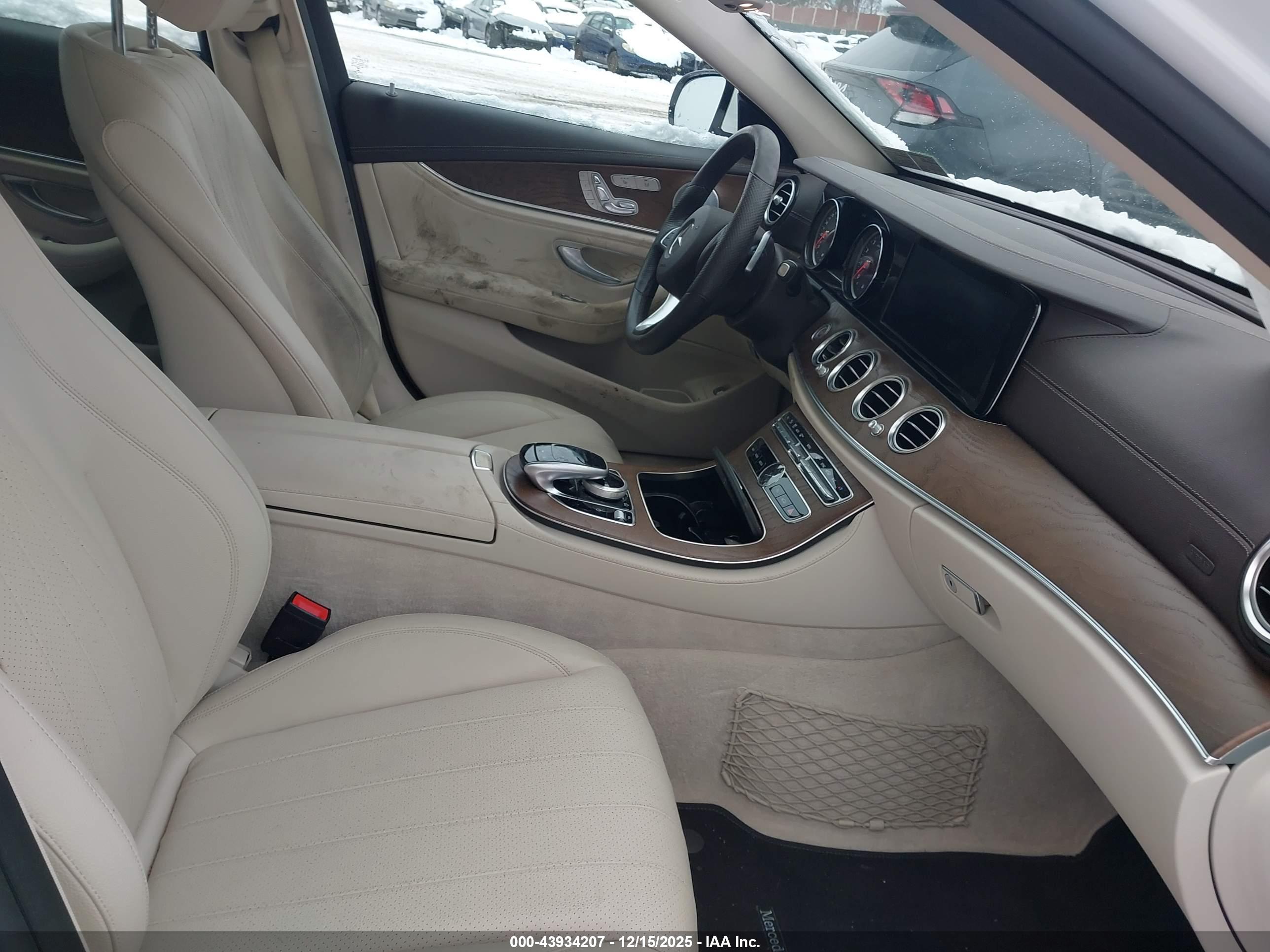 MERCEDES-BENZ E image 5