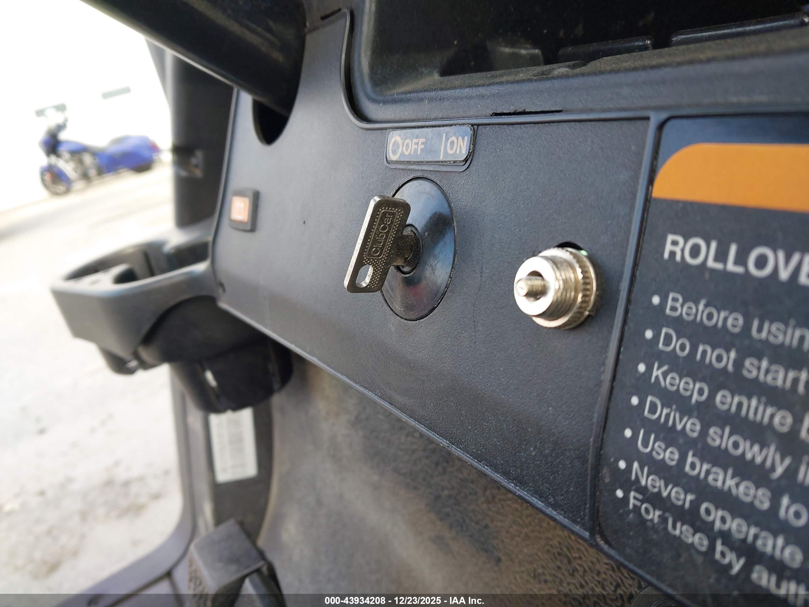 CLUB CAR image 11