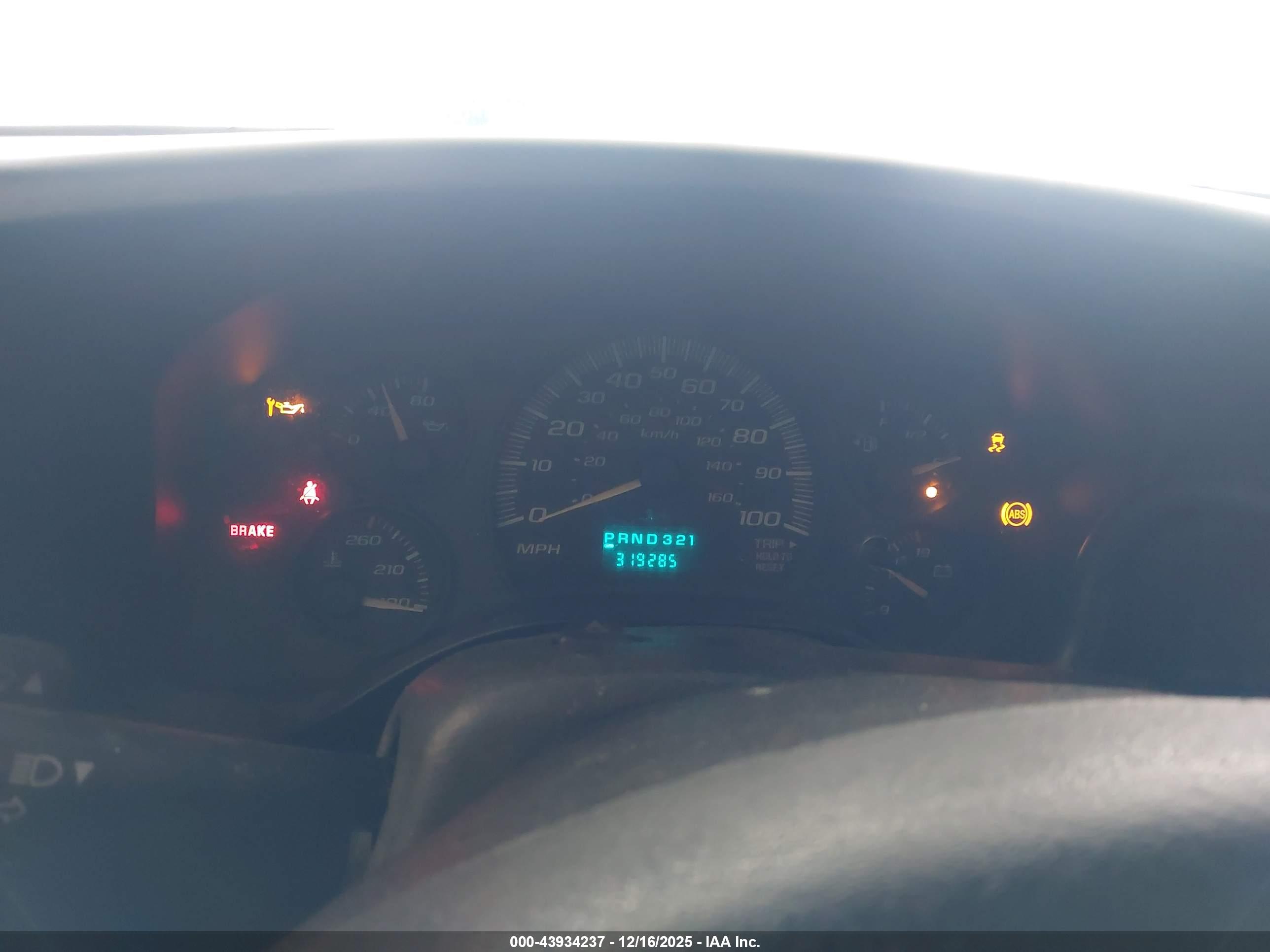 CHEVROLET EXPRESS image 7
