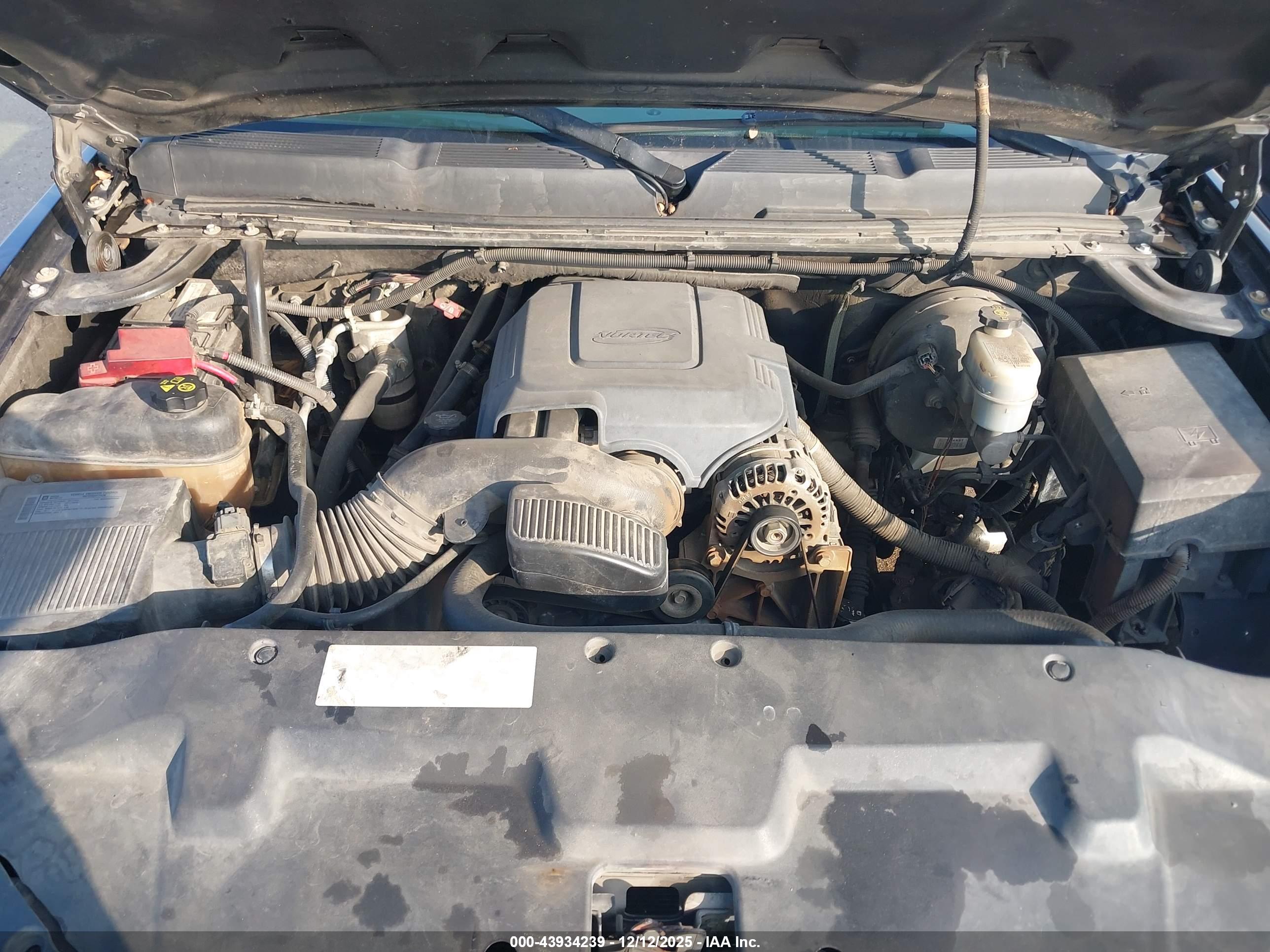 CHEVROLET SILVERADO image 10