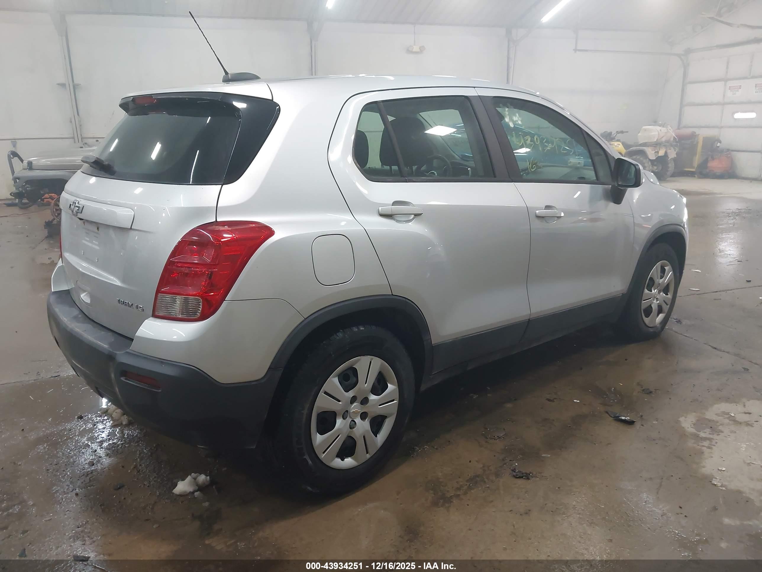 CHEVROLET TRAX image 4