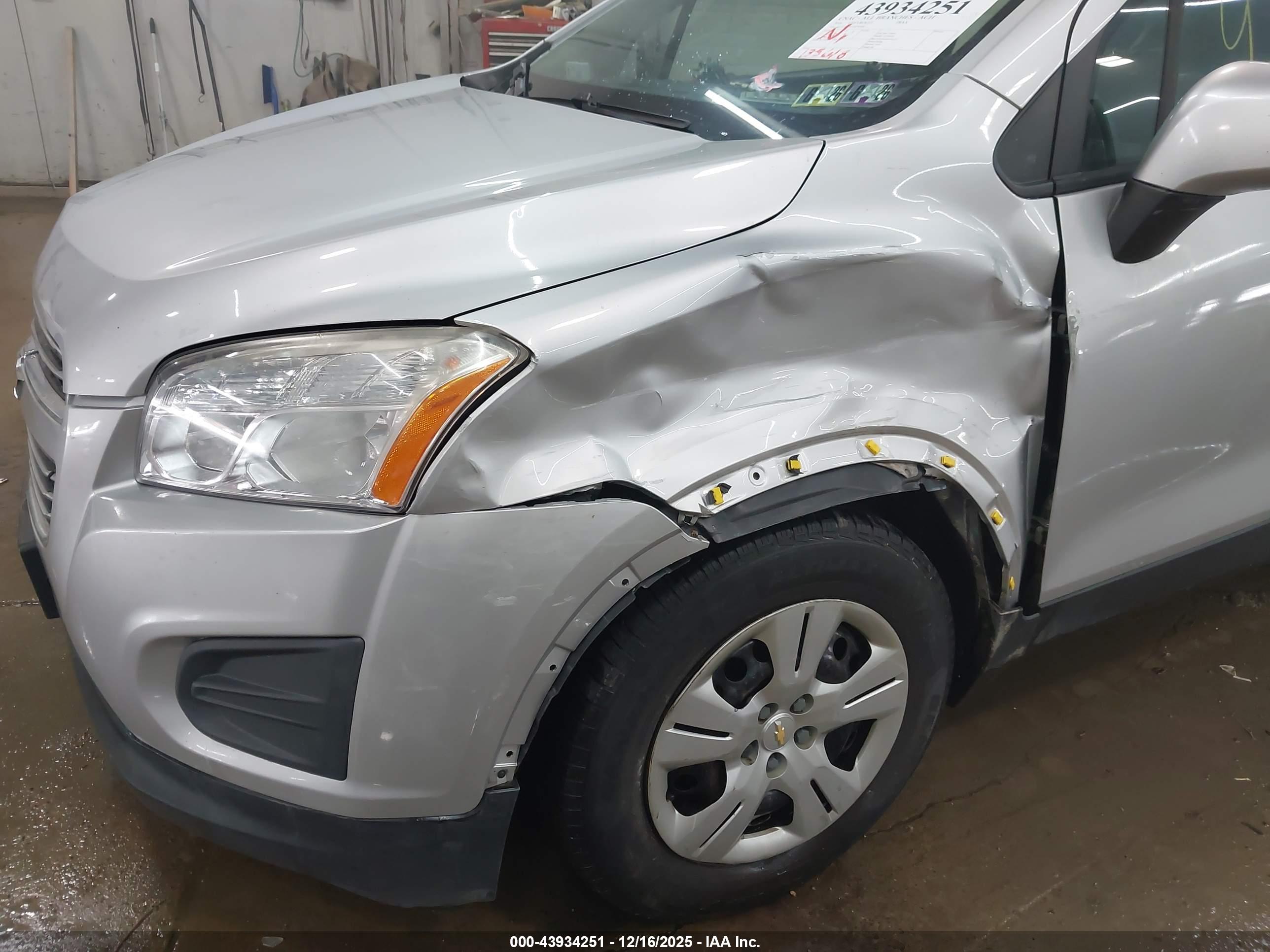 CHEVROLET TRAX image 6