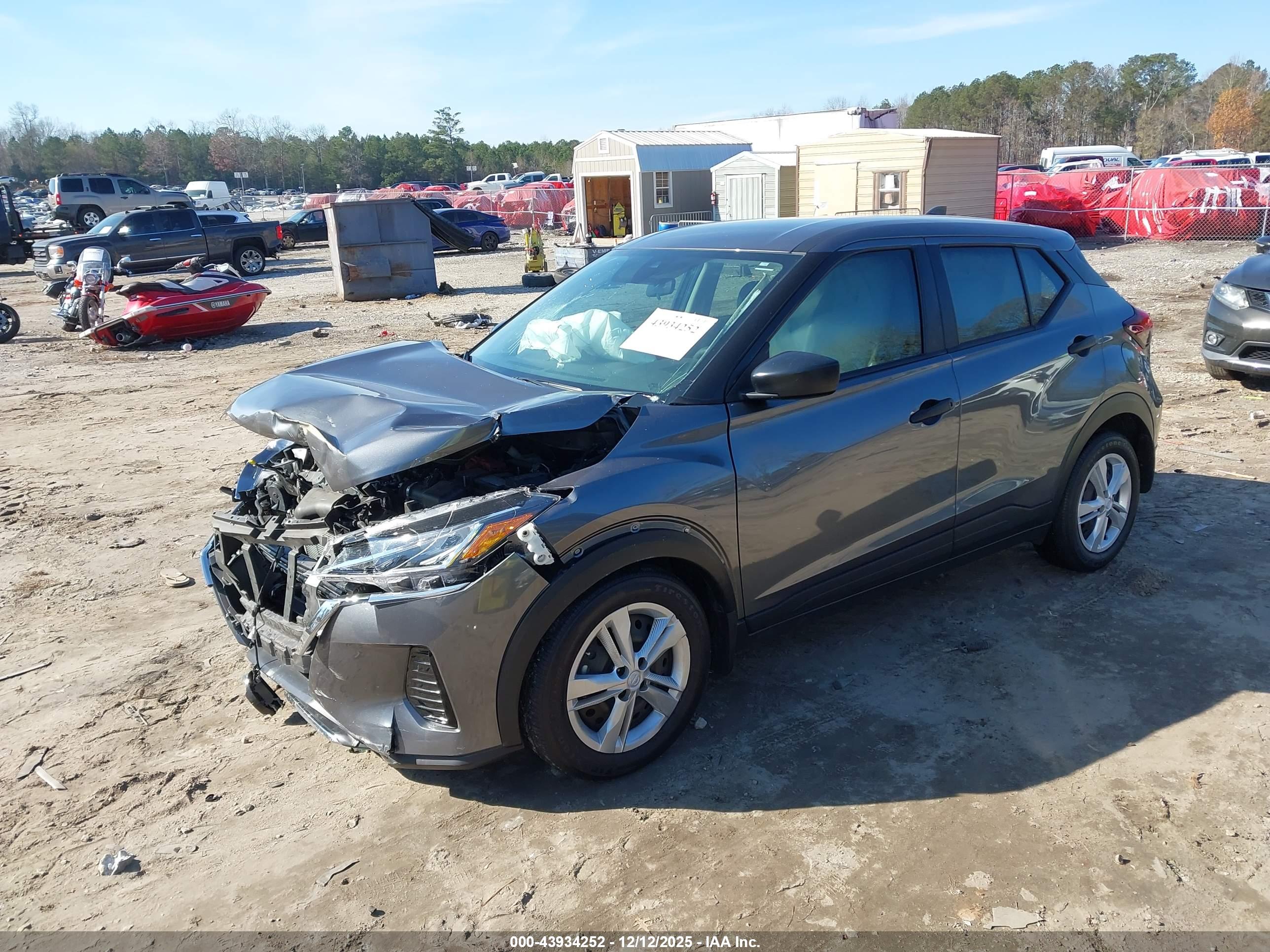 NISSAN KICKS image 2