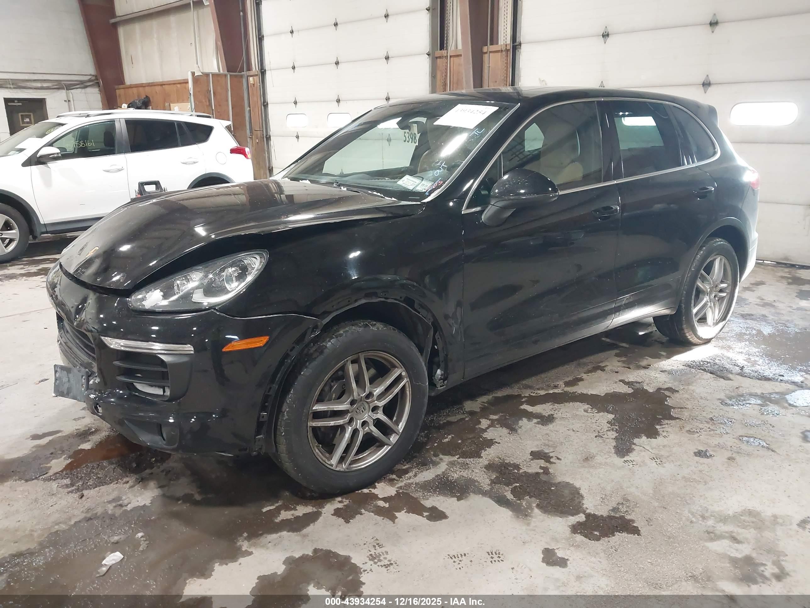 PORSCHE CAYENNE image 2
