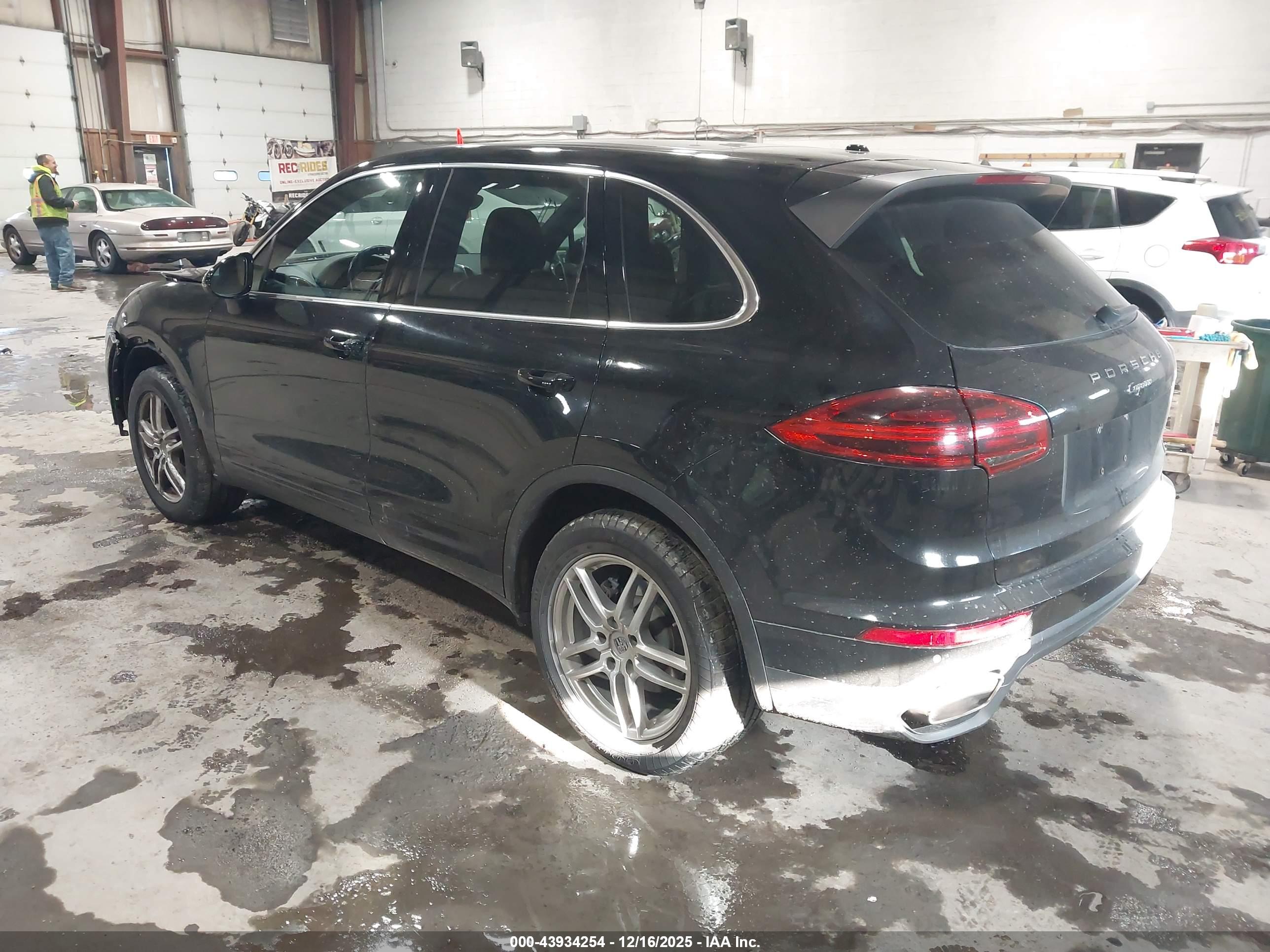 PORSCHE CAYENNE image 3