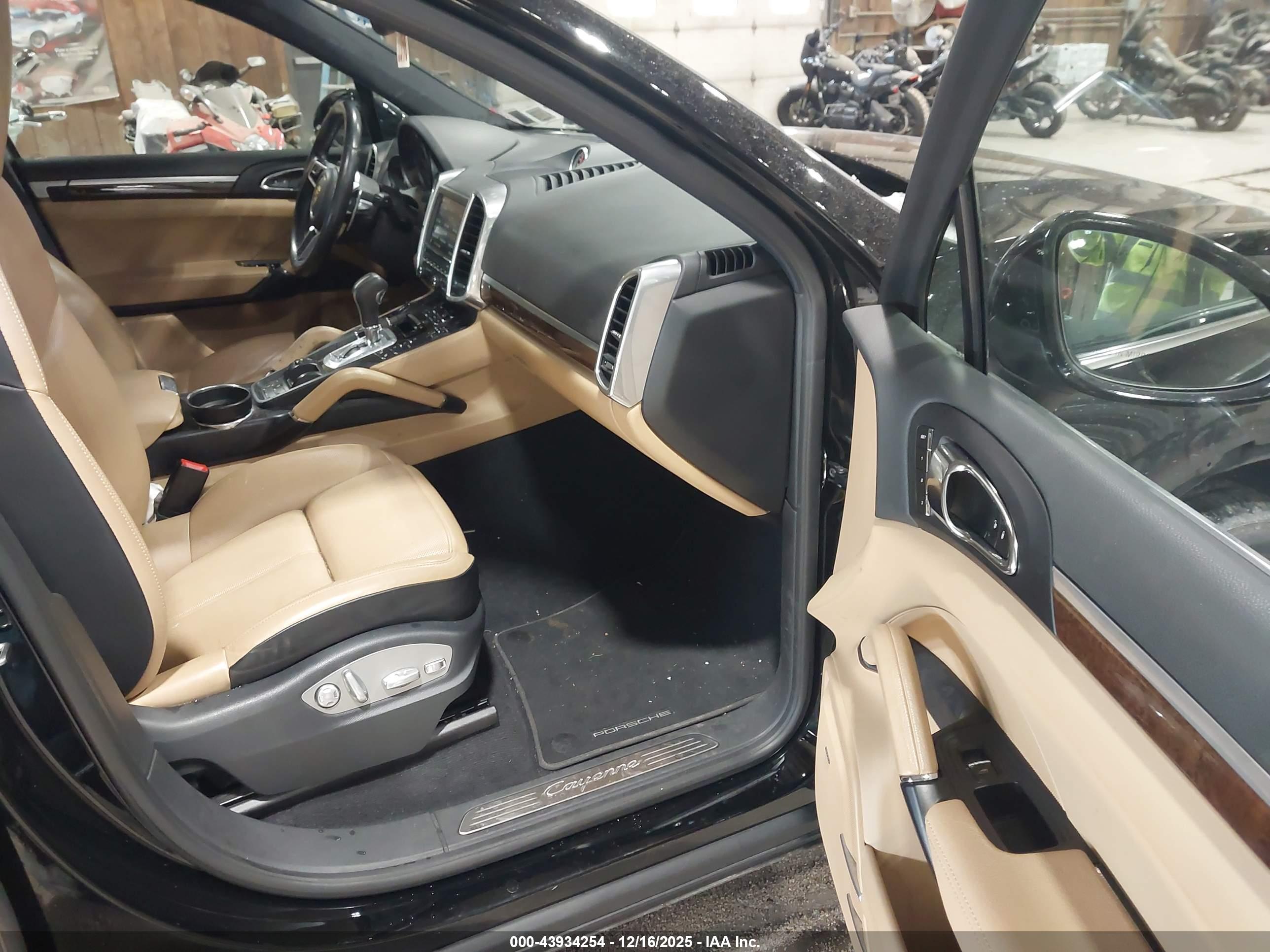 PORSCHE CAYENNE image 5