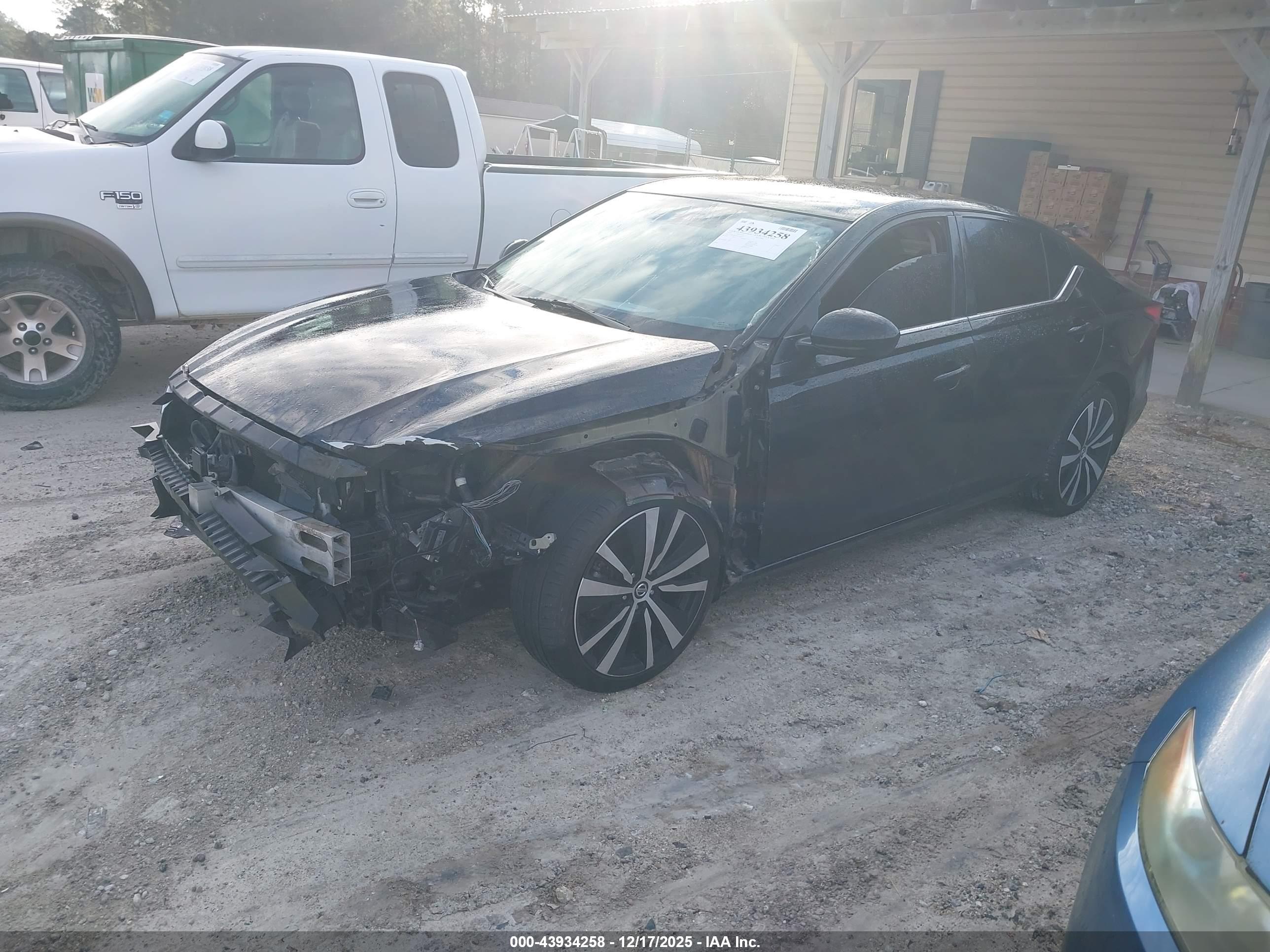 NISSAN ALTIMA image 2
