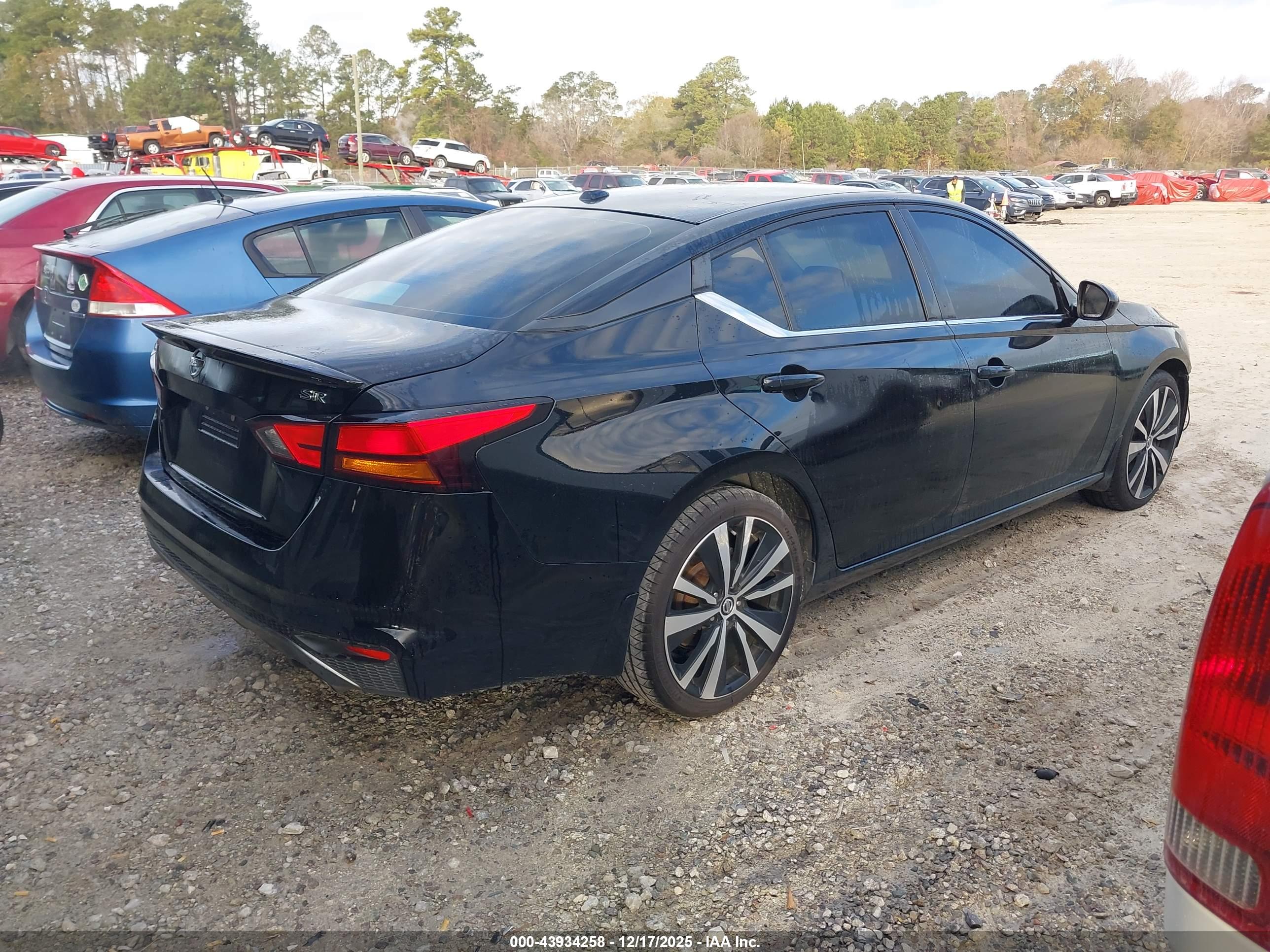 NISSAN ALTIMA image 4