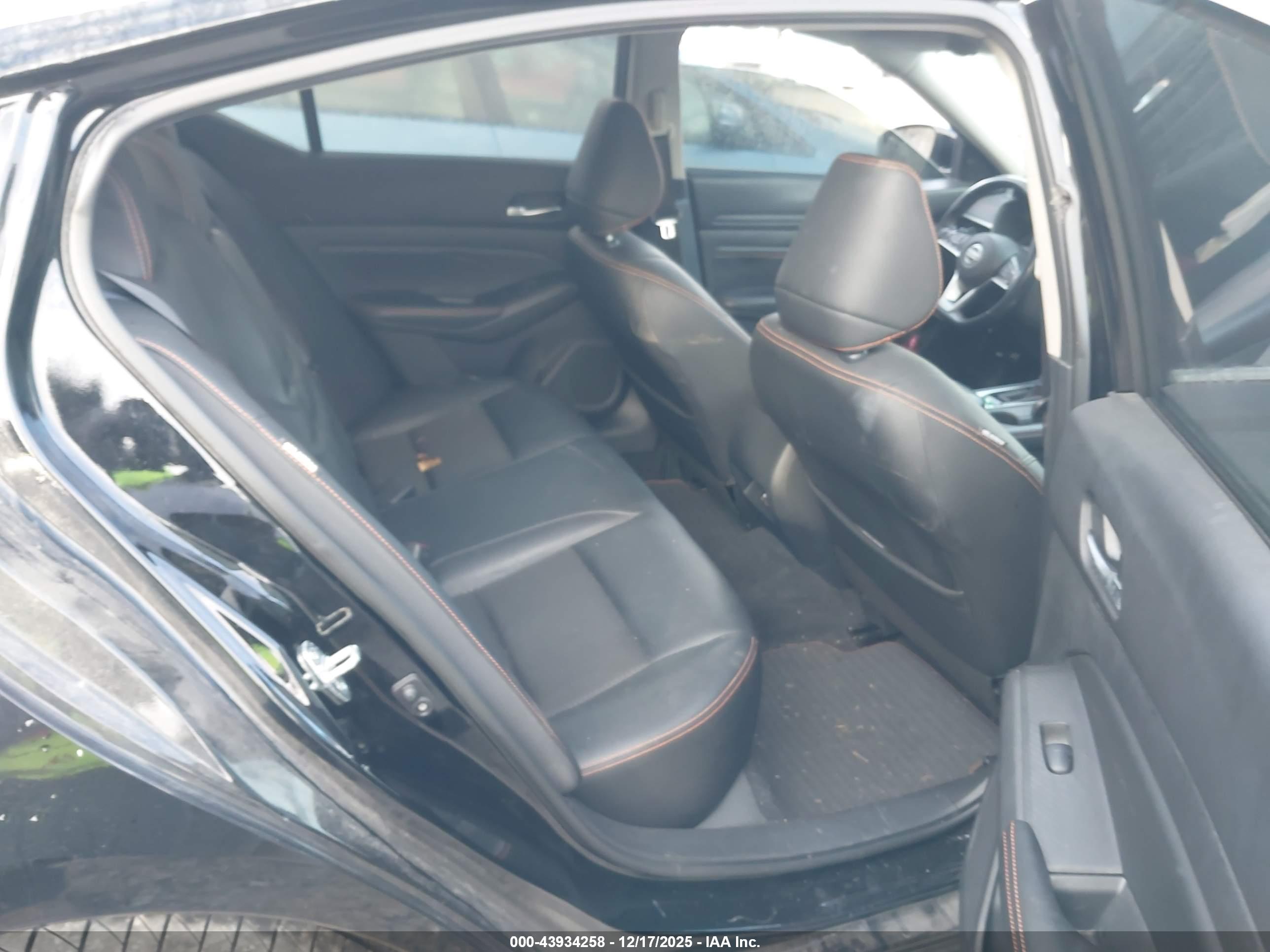 NISSAN ALTIMA image 8