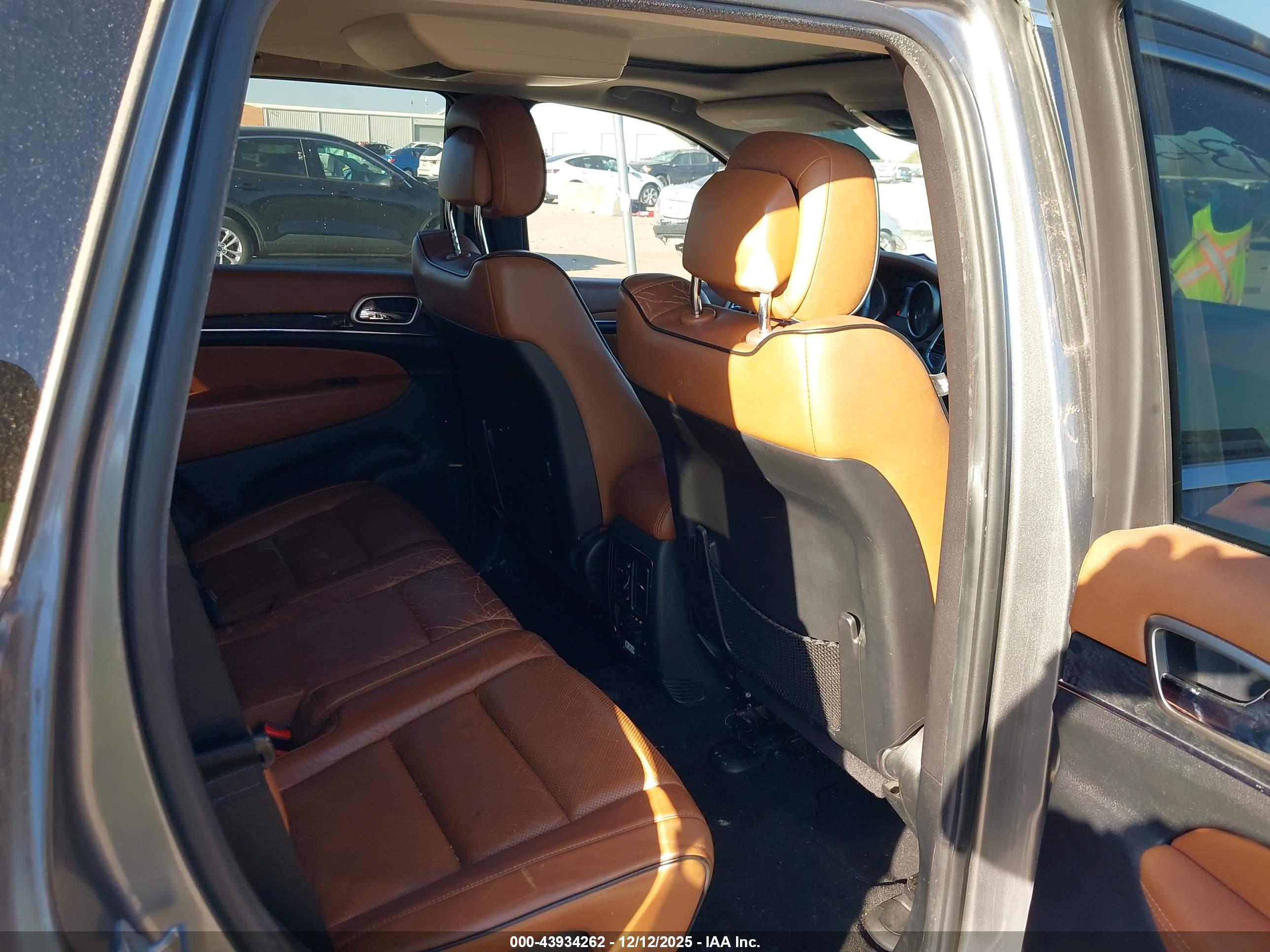 JEEP GRAND image 8
