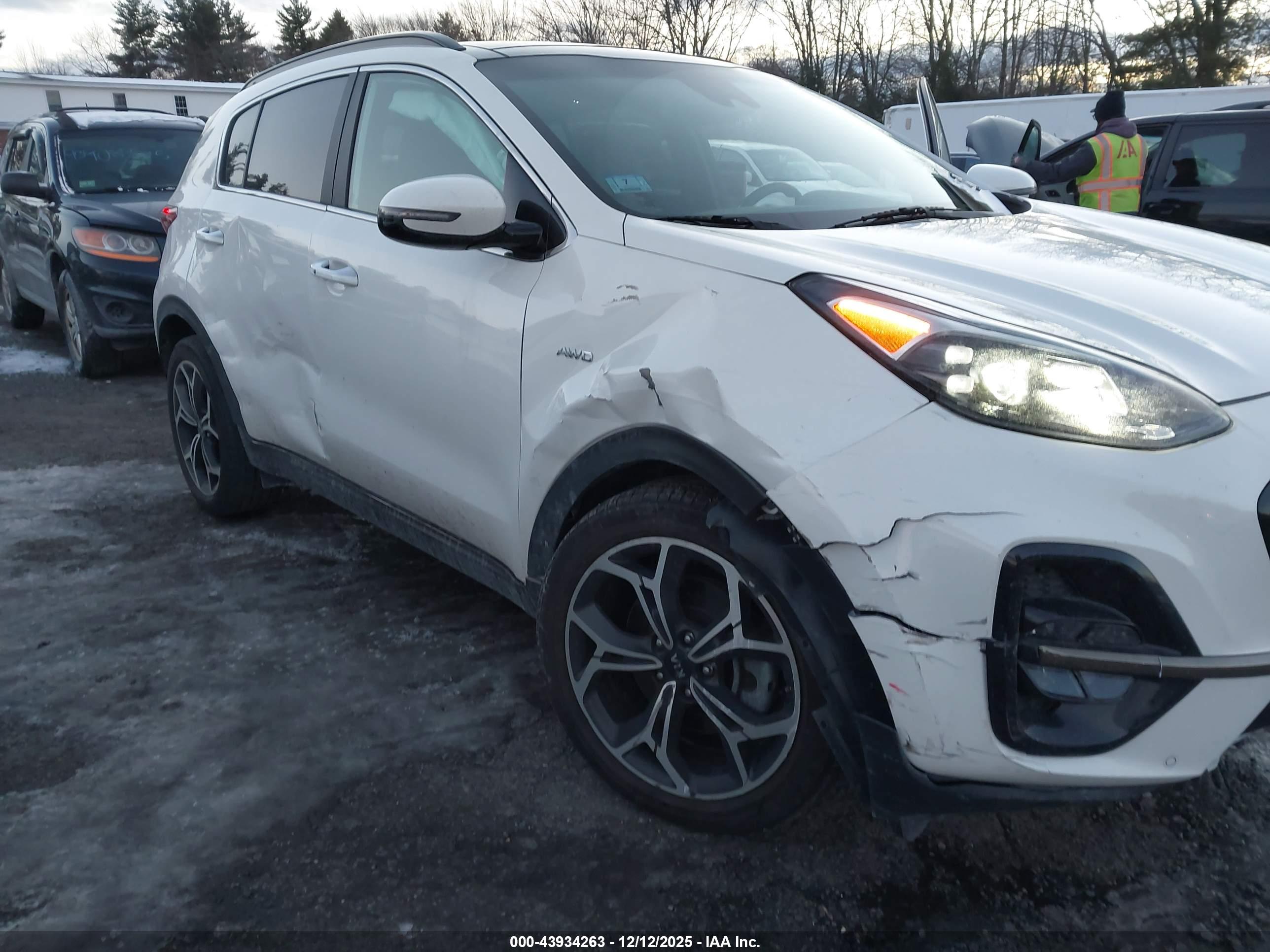 KIA SPORTAGE image 6